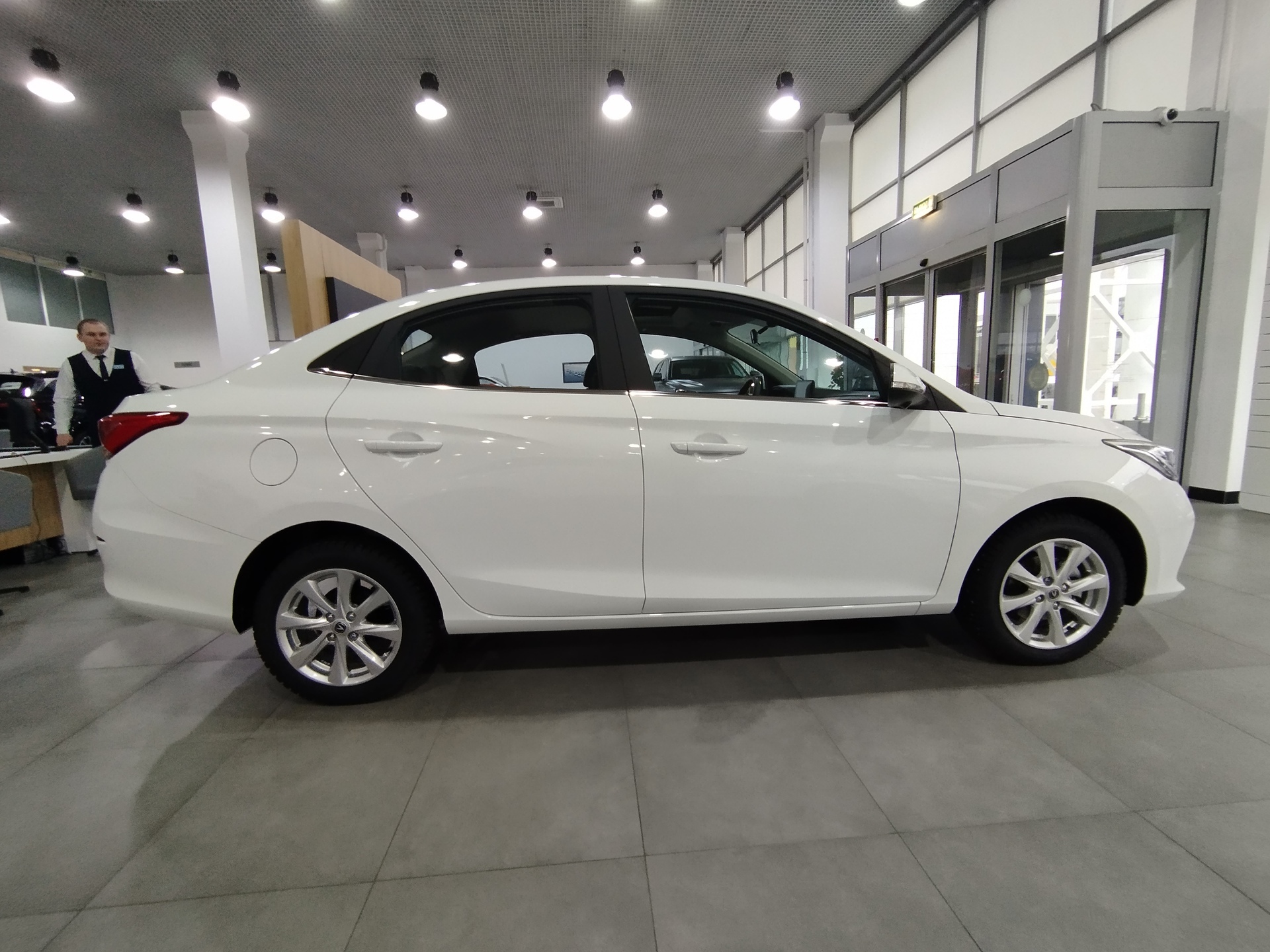 Фото Changan Alsvin DLX 1.5L/98 5RT 4D