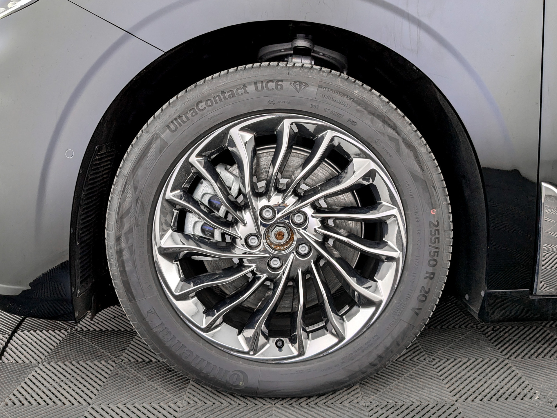 Фото Voyah Dream EVR 4S 1.5ELH/170 25кВт 4WD