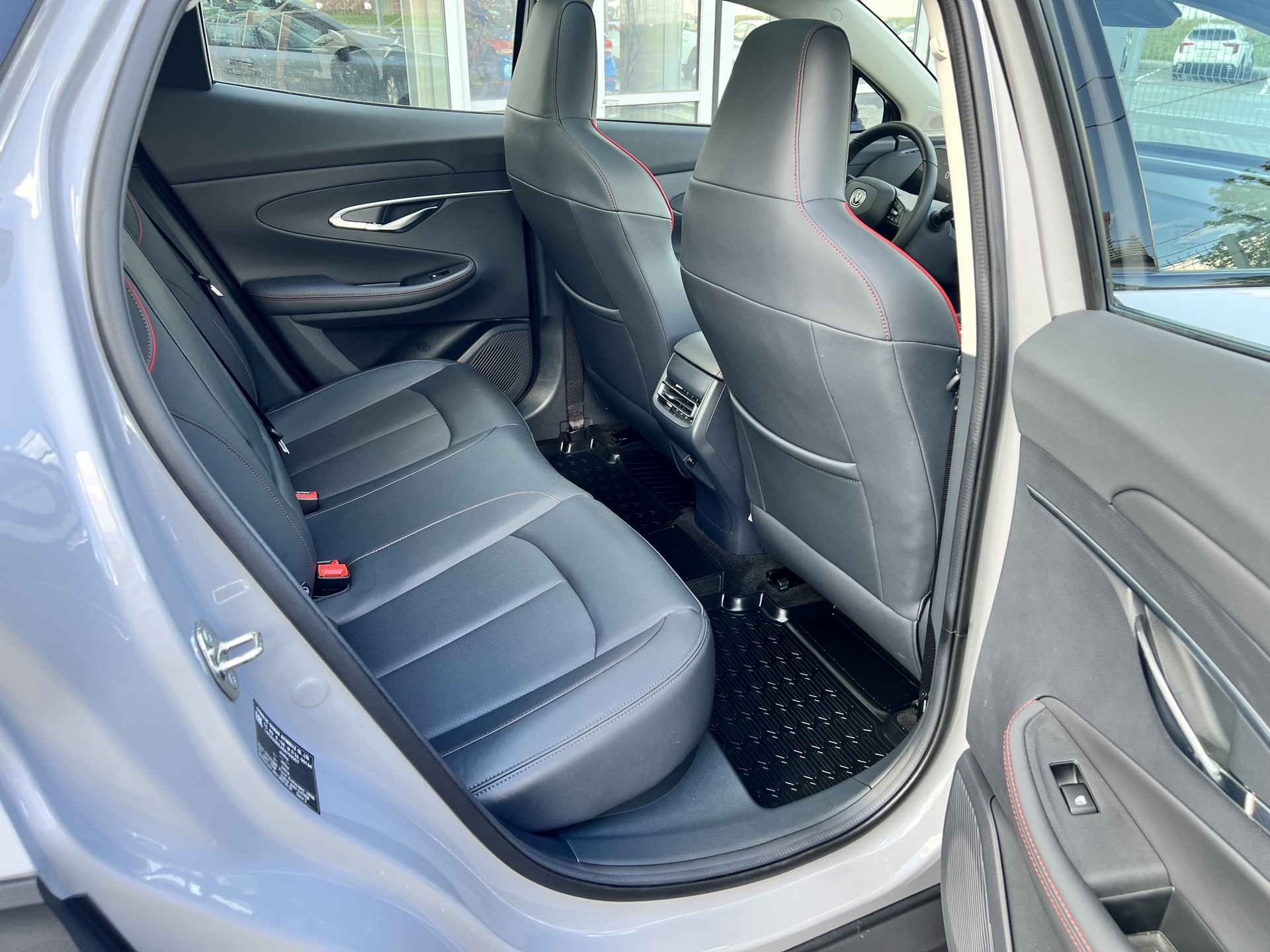 Фото Changan UNI-T Техно 1.5T/167 7RT Передний привод