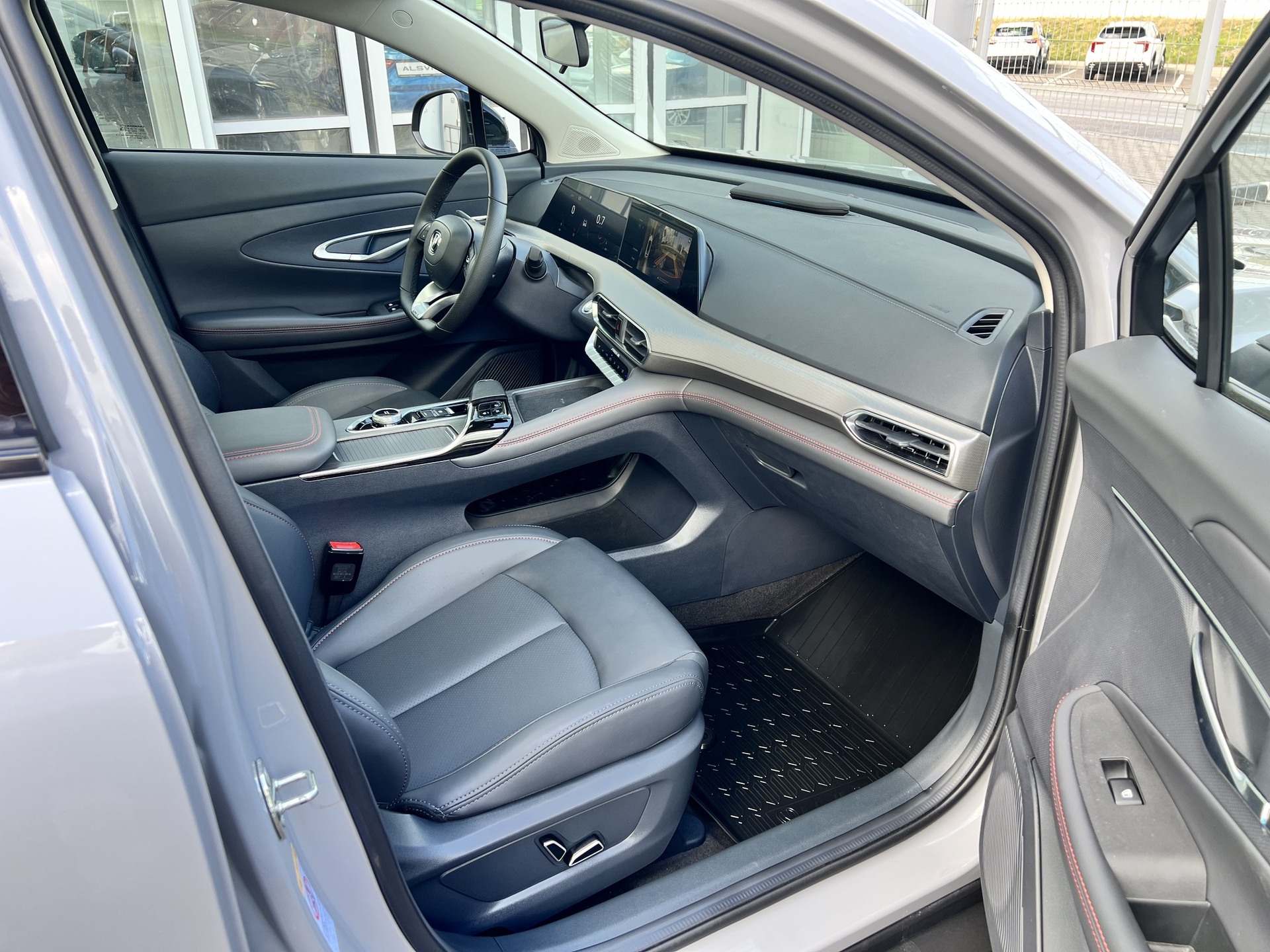 Фото Changan UNI-T Техно 1.5T/167 7RT Передний привод