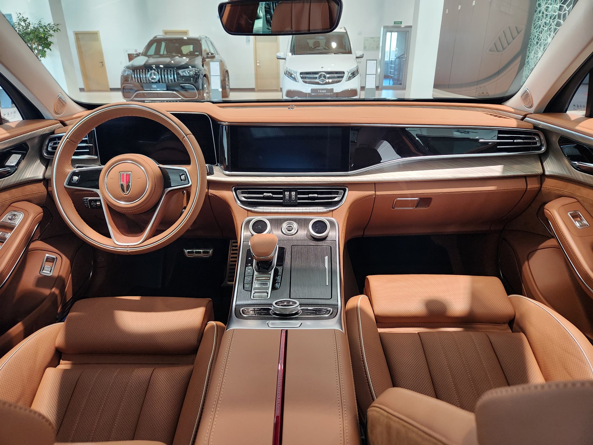Фото Hongqi H9 Deluxe Single Color 2.0T/245 7RT RWD
