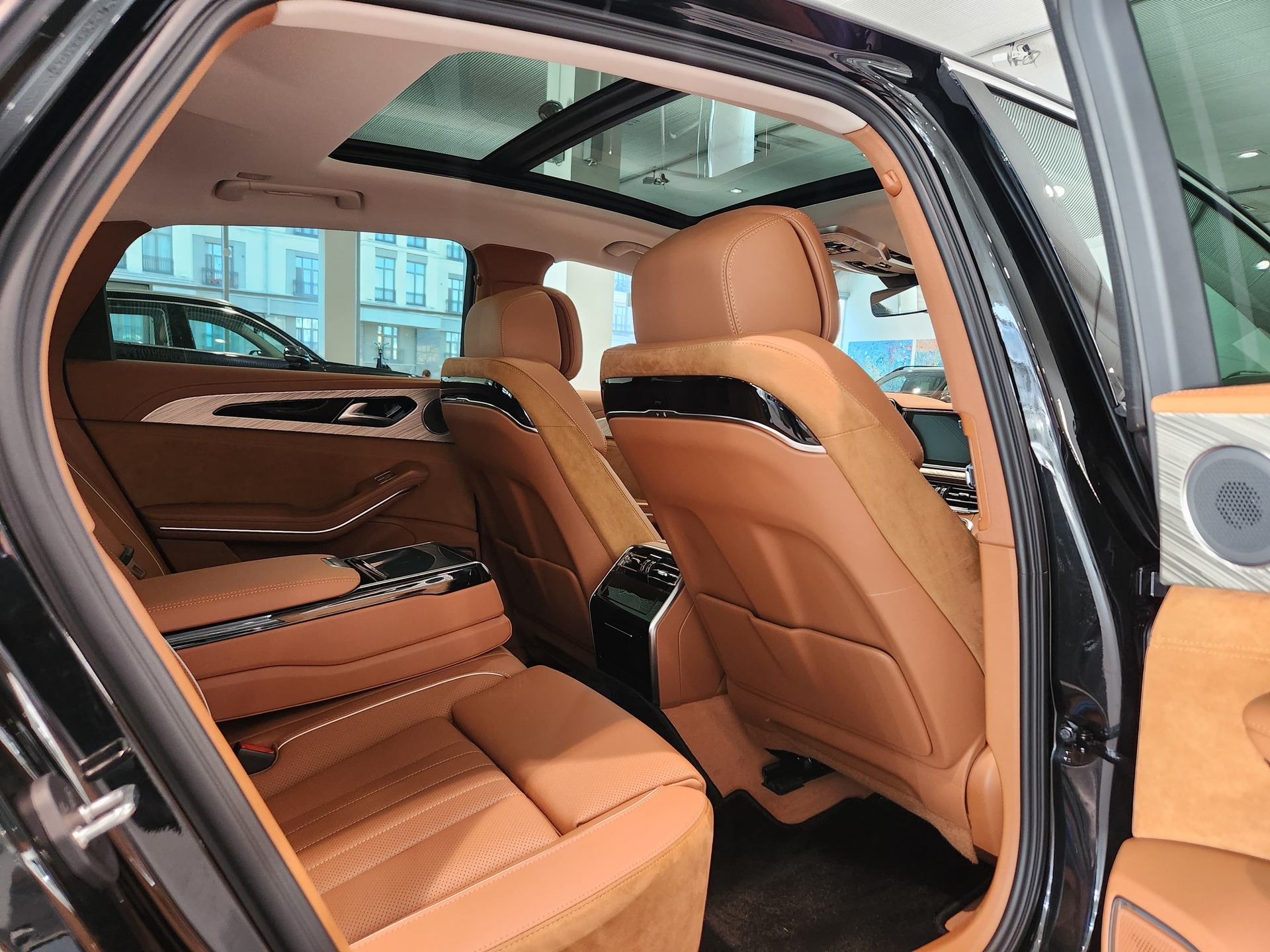 Фото Hongqi H9 Deluxe Single Color 2.0T/245 7RT RWD