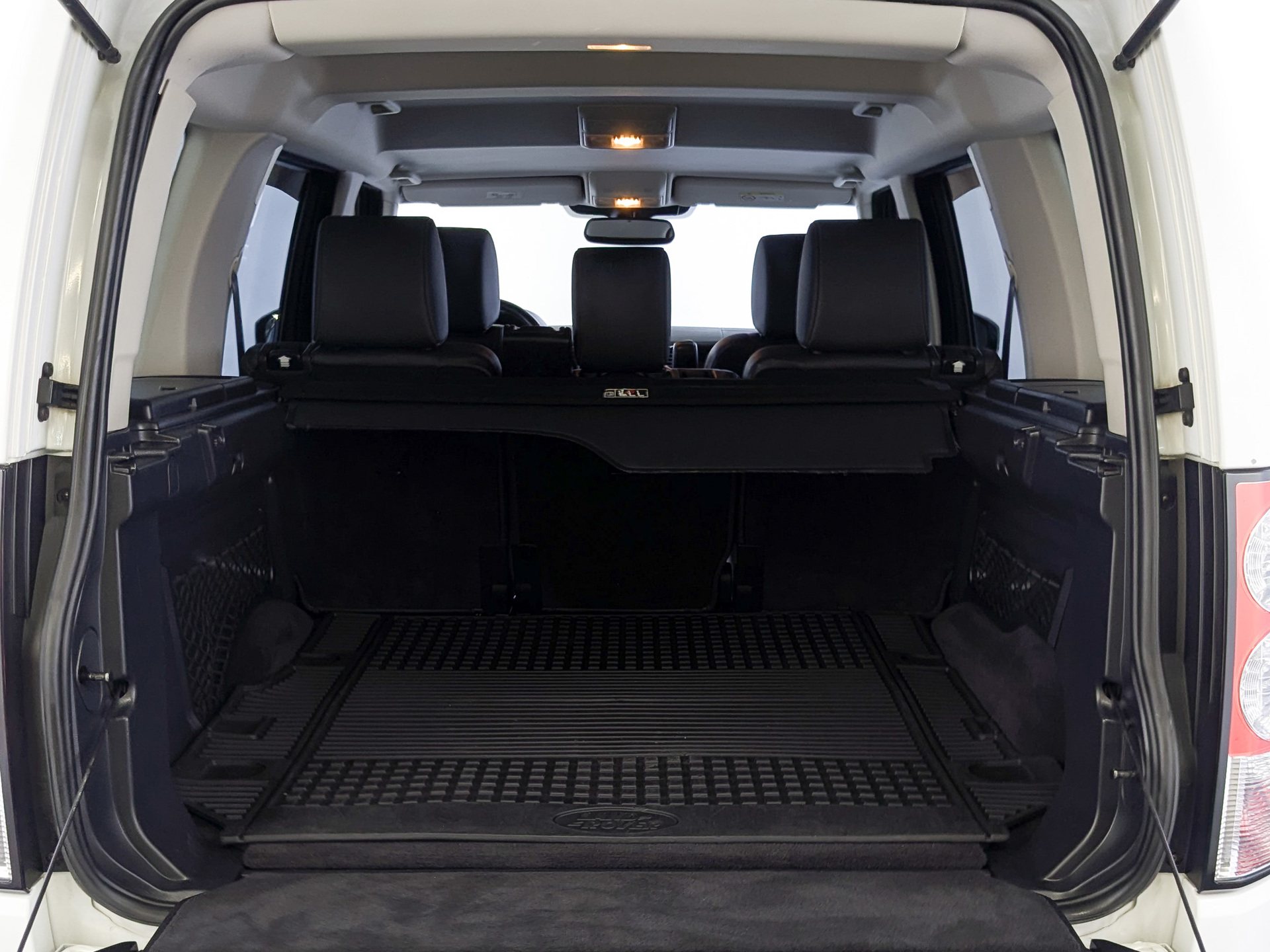 LAND ROVER Discovery 3.00 (211 л.с), автомат, 2015, пробег 154 787 км
