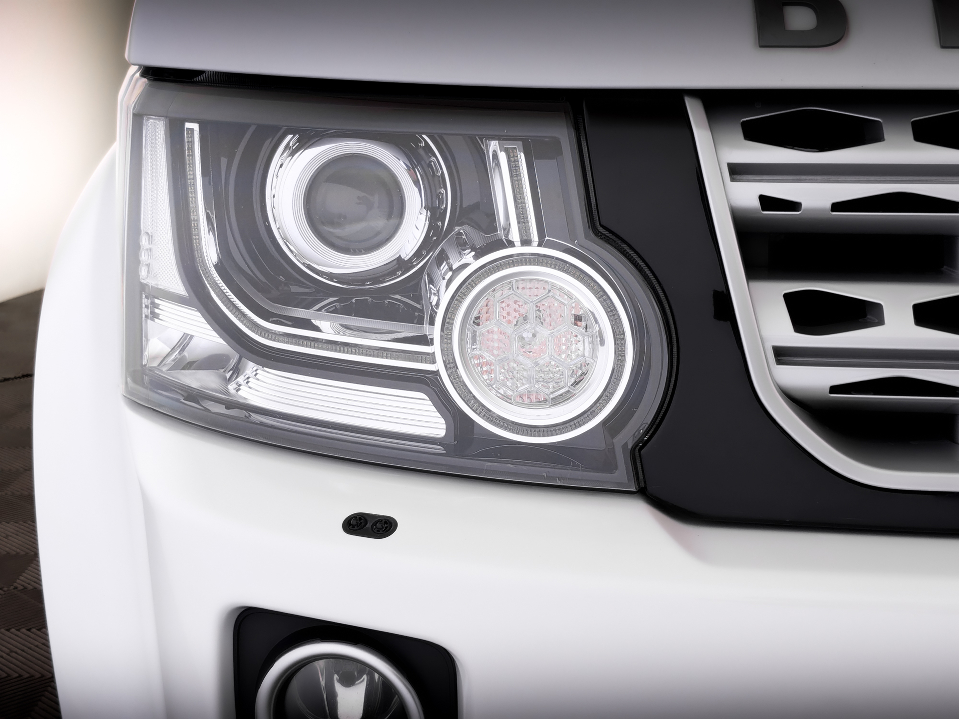 LAND ROVER Discovery 3.00 (211 л.с), автомат, 2015, пробег 154 787 км