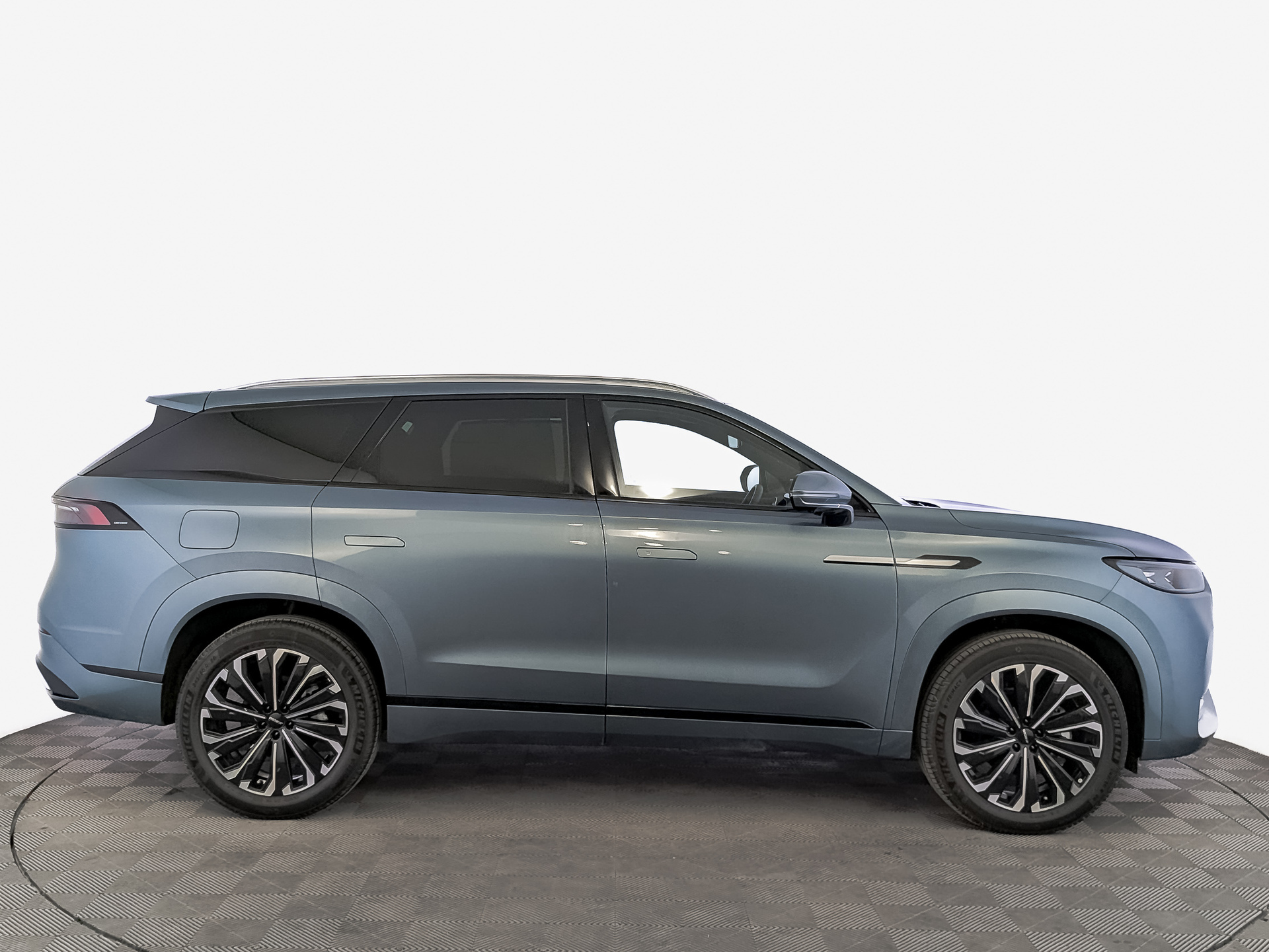 Фото JAECOO J8 Престиж 2.0T/249 7RT 4WD