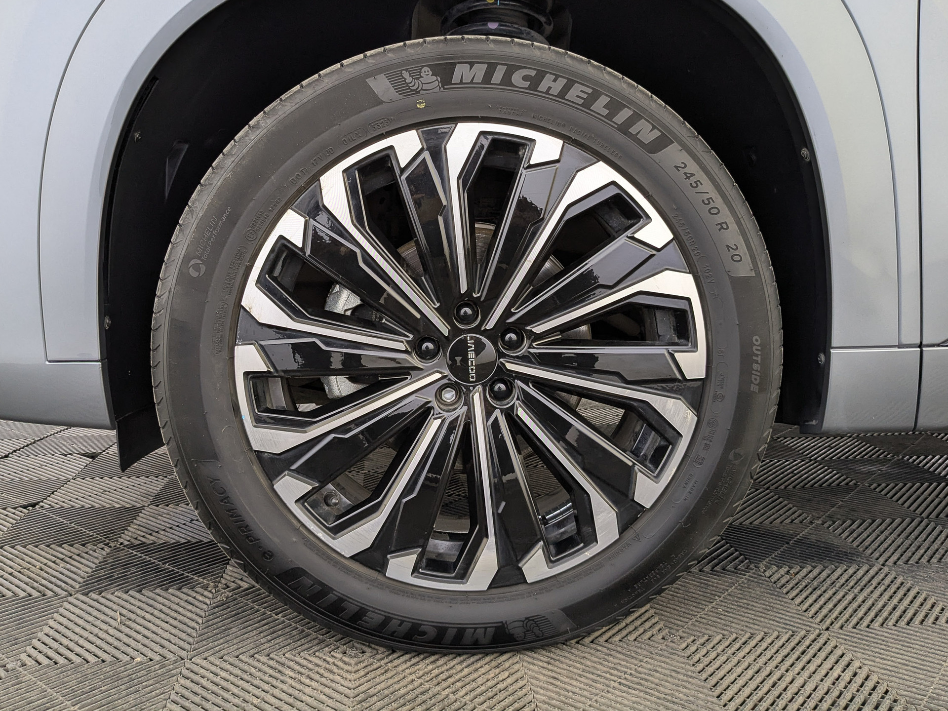 Фото JAECOO J8 Престиж 2.0T/249 7RT 4WD
