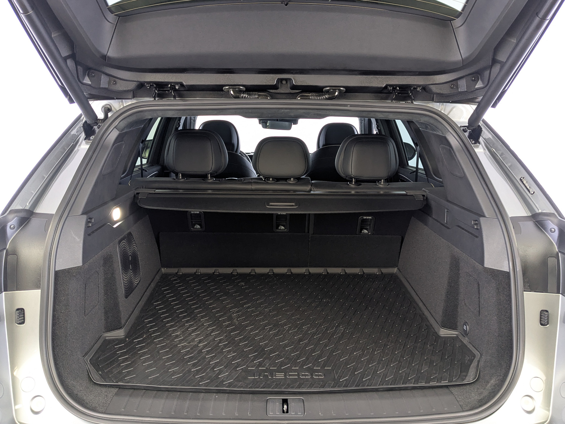 Фото JAECOO J8 Престиж 2.0T/249 7RT 4WD