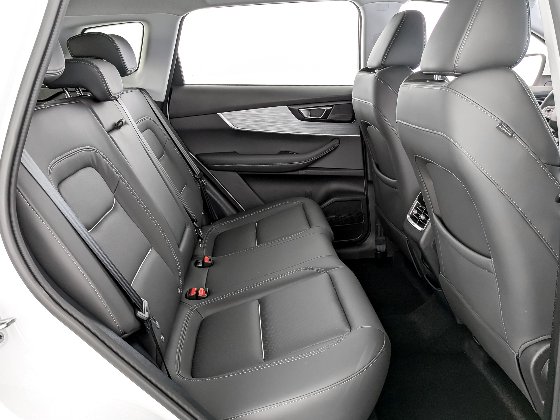 Фото Chery Tiggo 7 Pro MAX Comfort 1.6T/150 7RT 5W 4WD