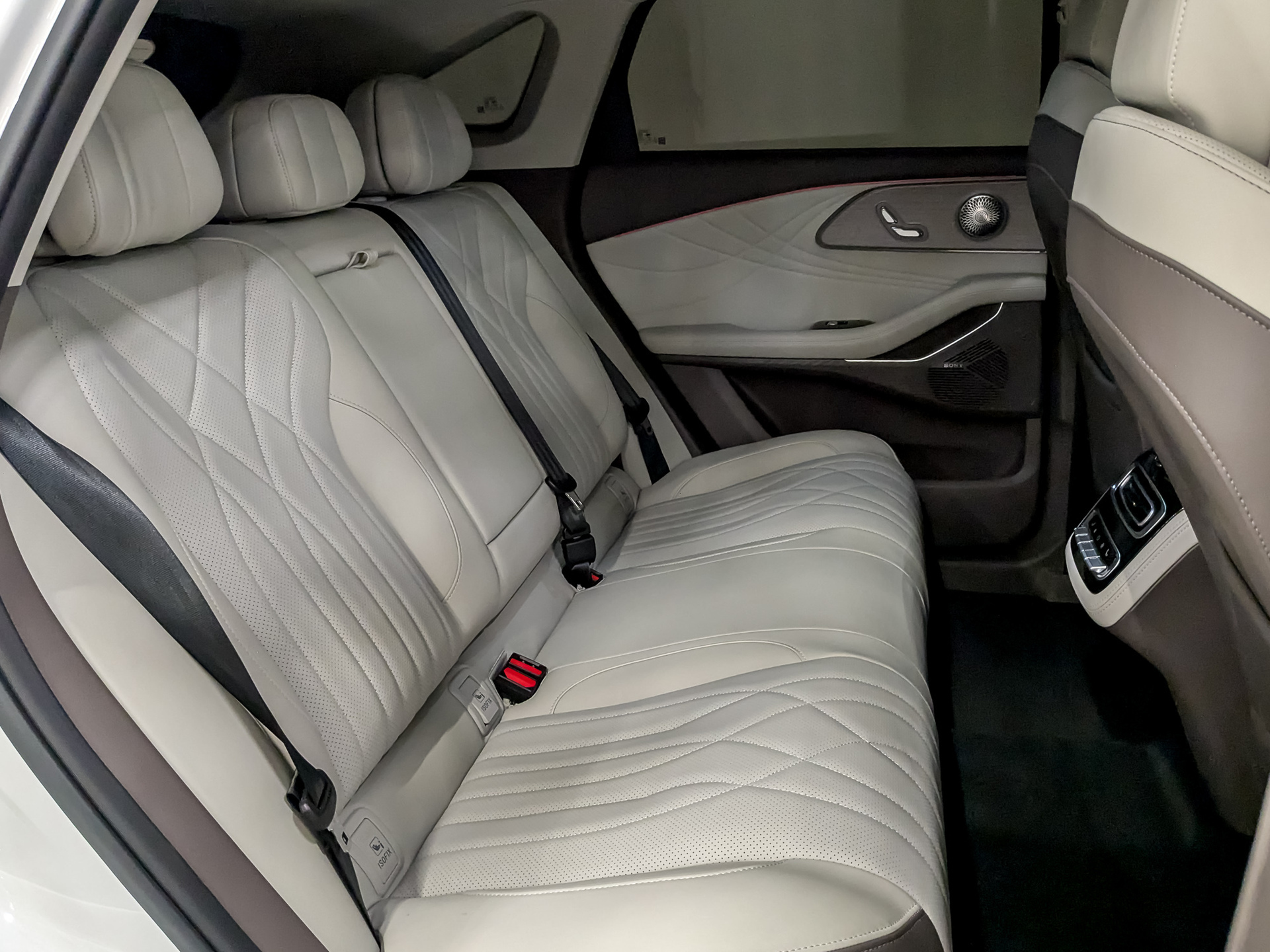 Фото Exeed RX Flagship 2.0T/249 8AT 4WD