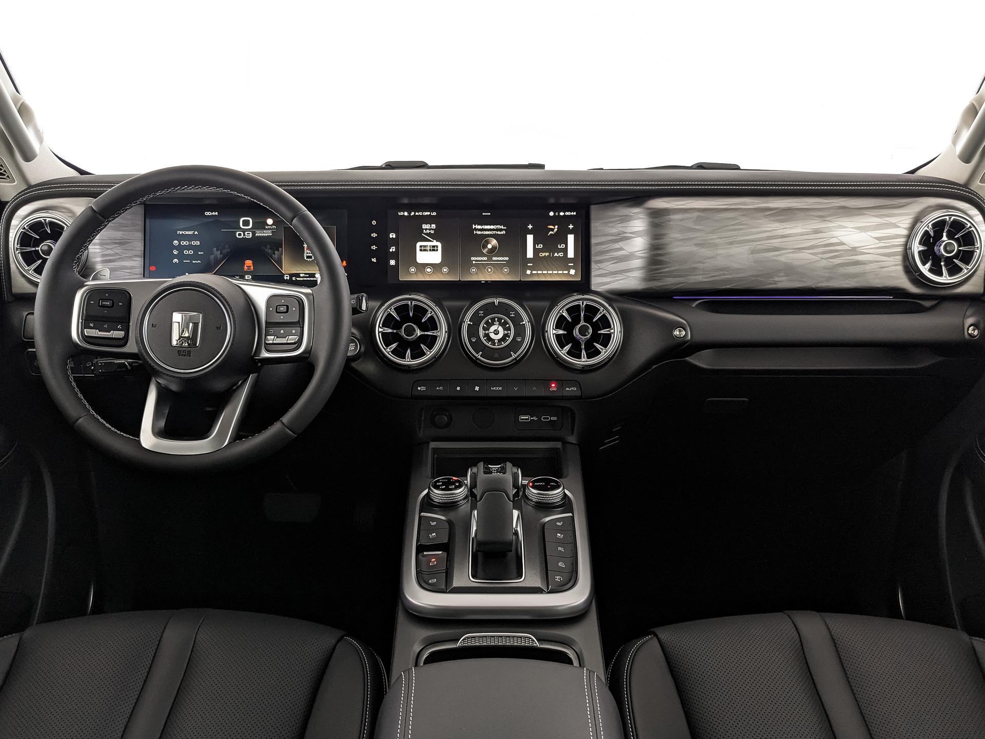 Фото Tank 300 Сити Премиум (City Premium) 2.0T/220 8AT 4WD