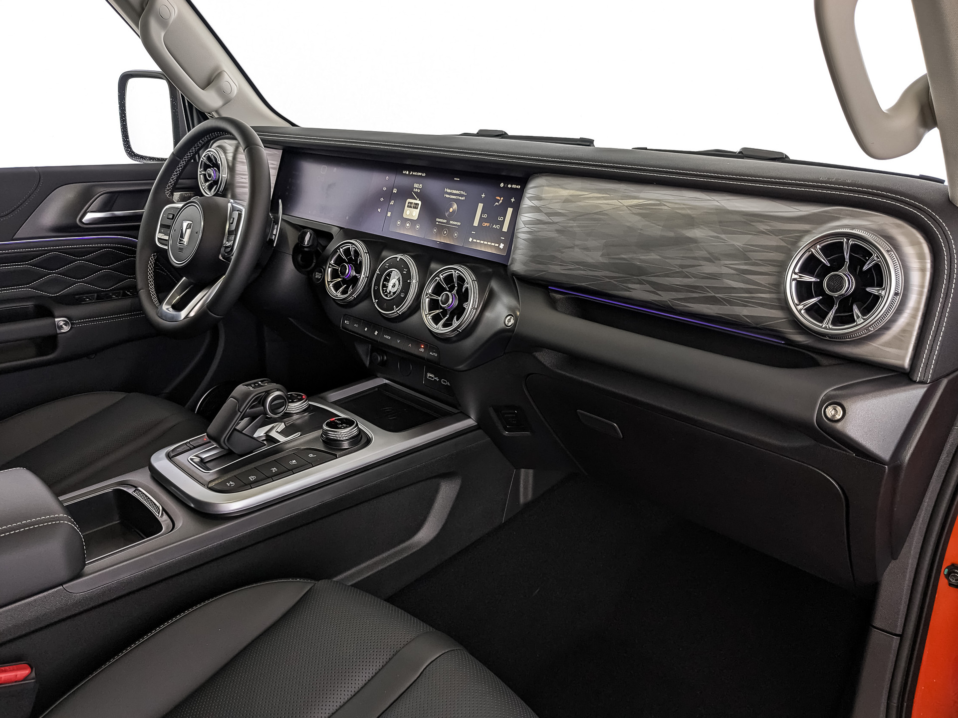 Фото Tank 300 Сити Премиум (City Premium) 2.0T/220 8AT 4WD