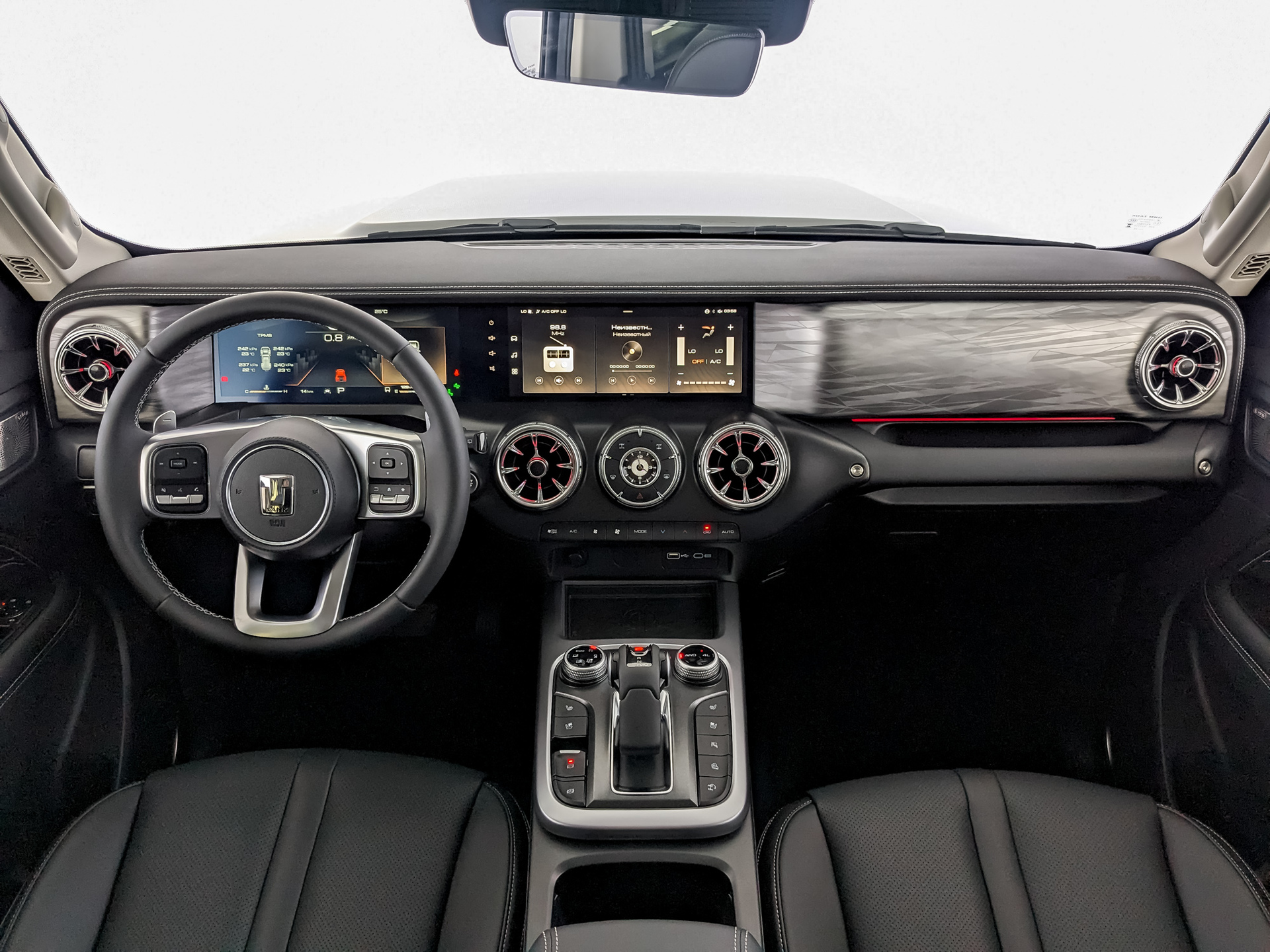 Фото Tank 300 Сити Премиум (City Premium) 2.0T/220 8AT 4WD
