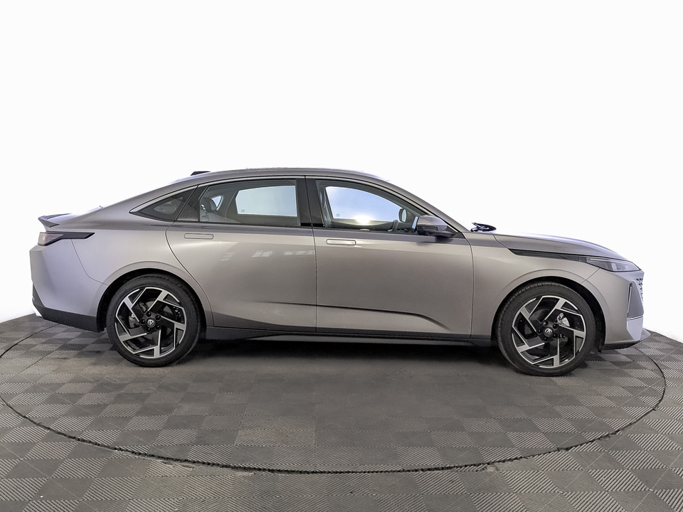 Changan Lamore Техно 1.5T/181 7RT 4D