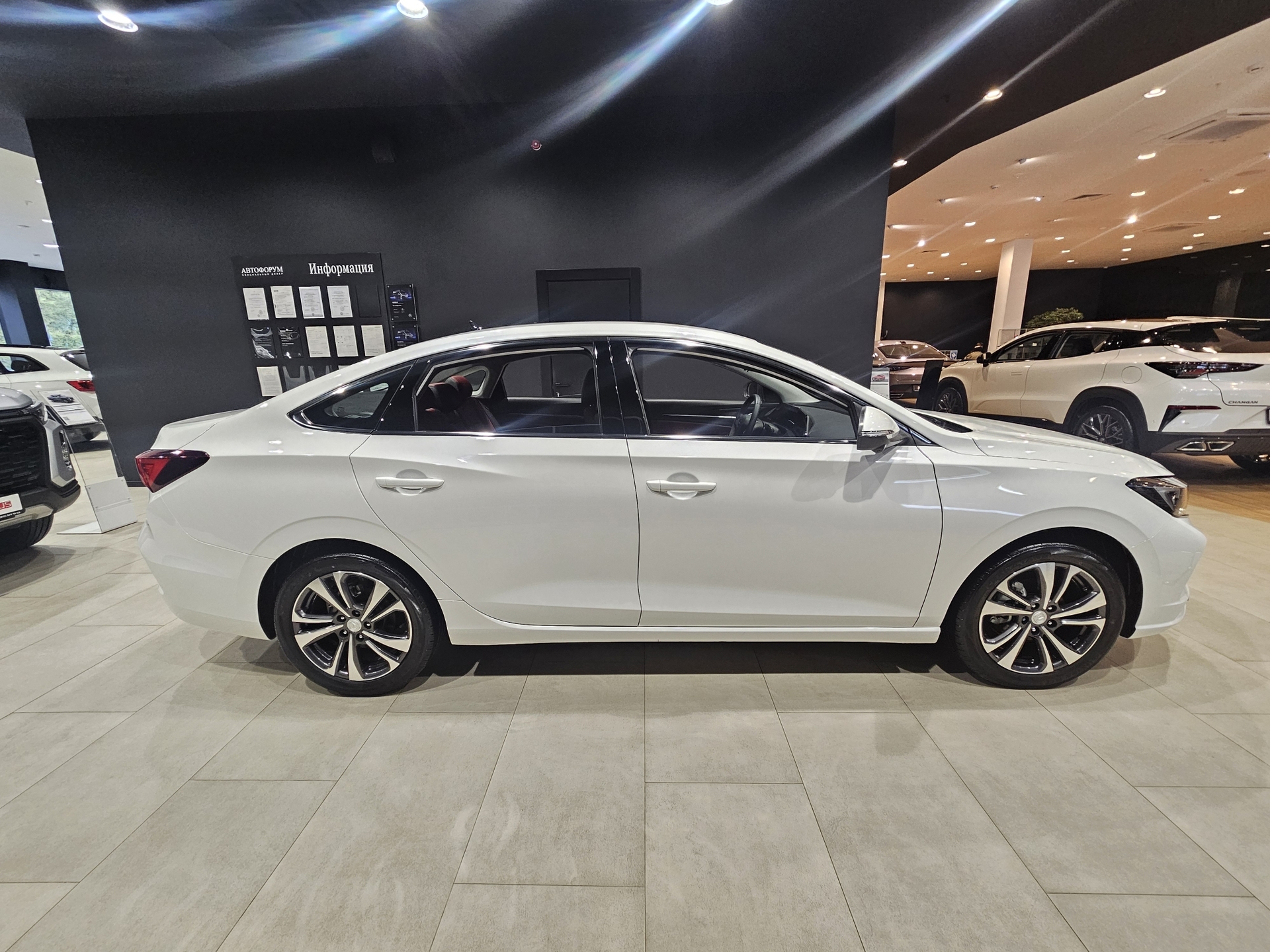 Фото Changan Eado Plus DLX 1.4T/150 7RT 4D