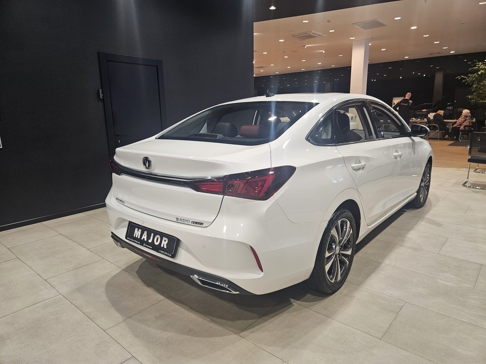 Changan Eado Plus DLX 1.4T/150 7RT 4D