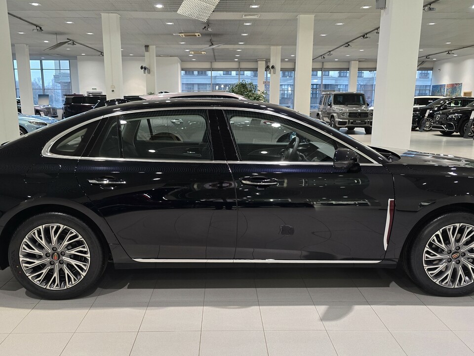 Hongqi H5 Deluxe 2.0T/218 8AT 4D