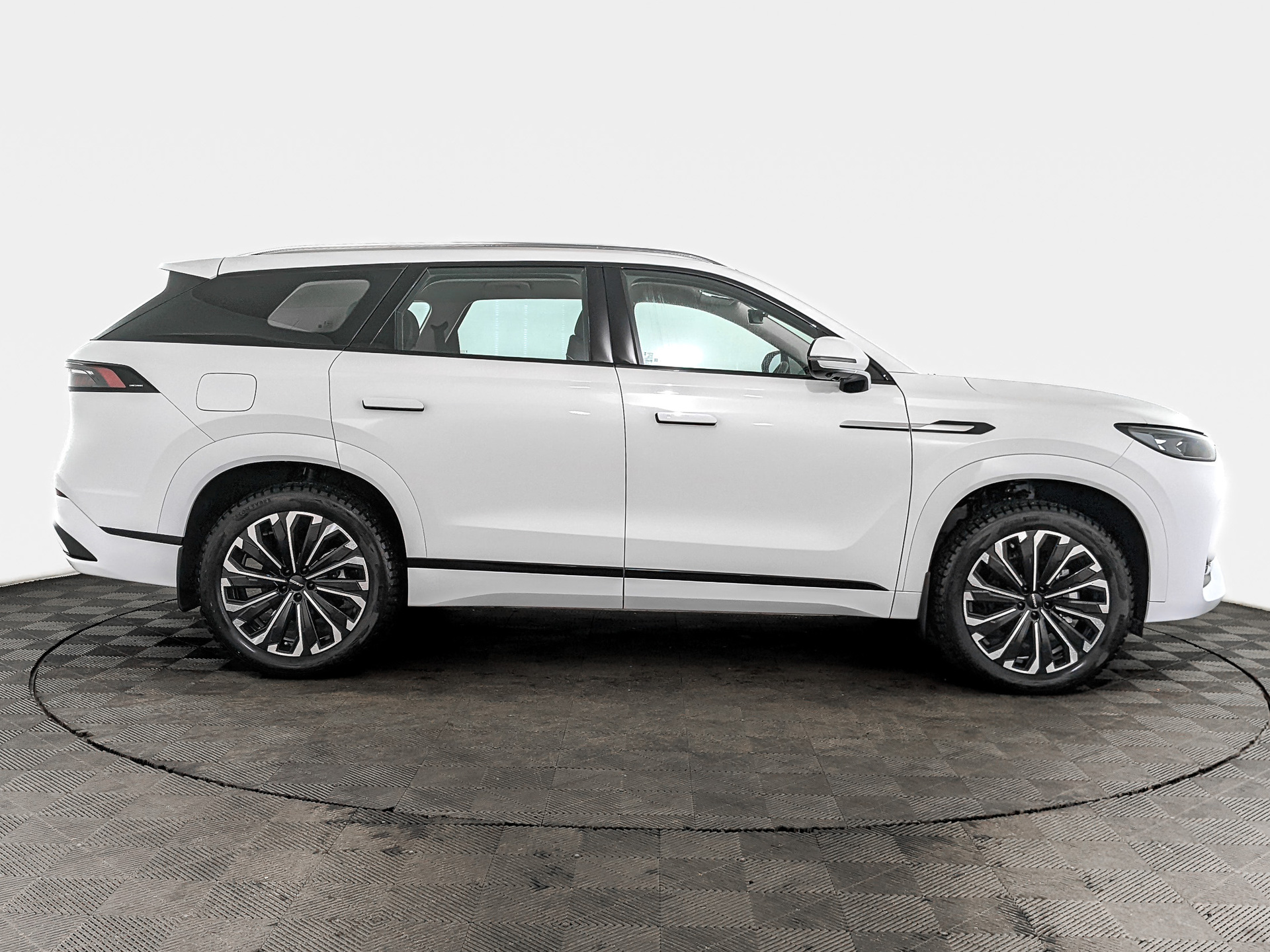 Фото JAECOO J8 Комфорт 2.0T/249 7RT 4WD