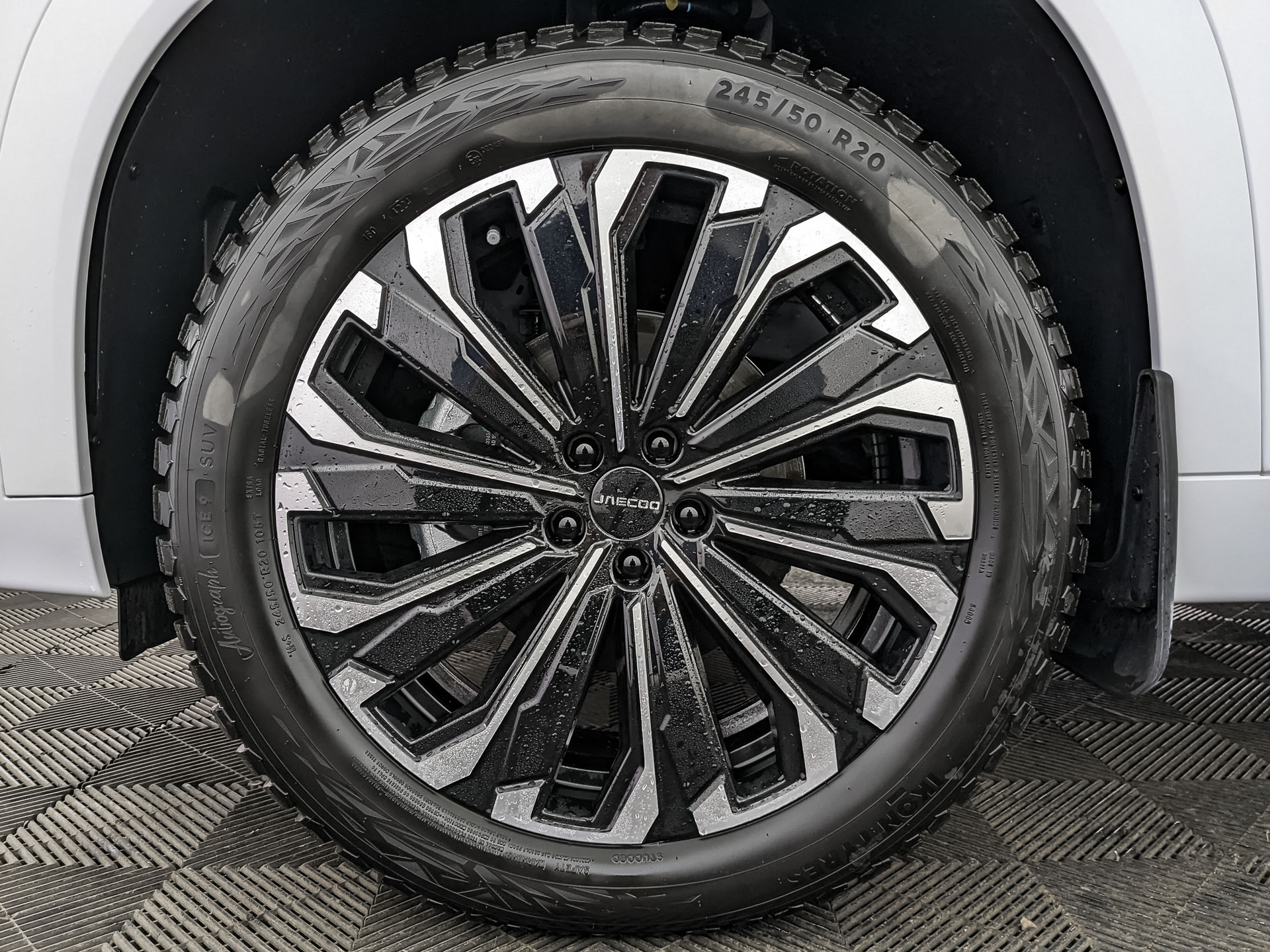 Фото JAECOO J8 Комфорт 2.0T/249 7RT 4WD
