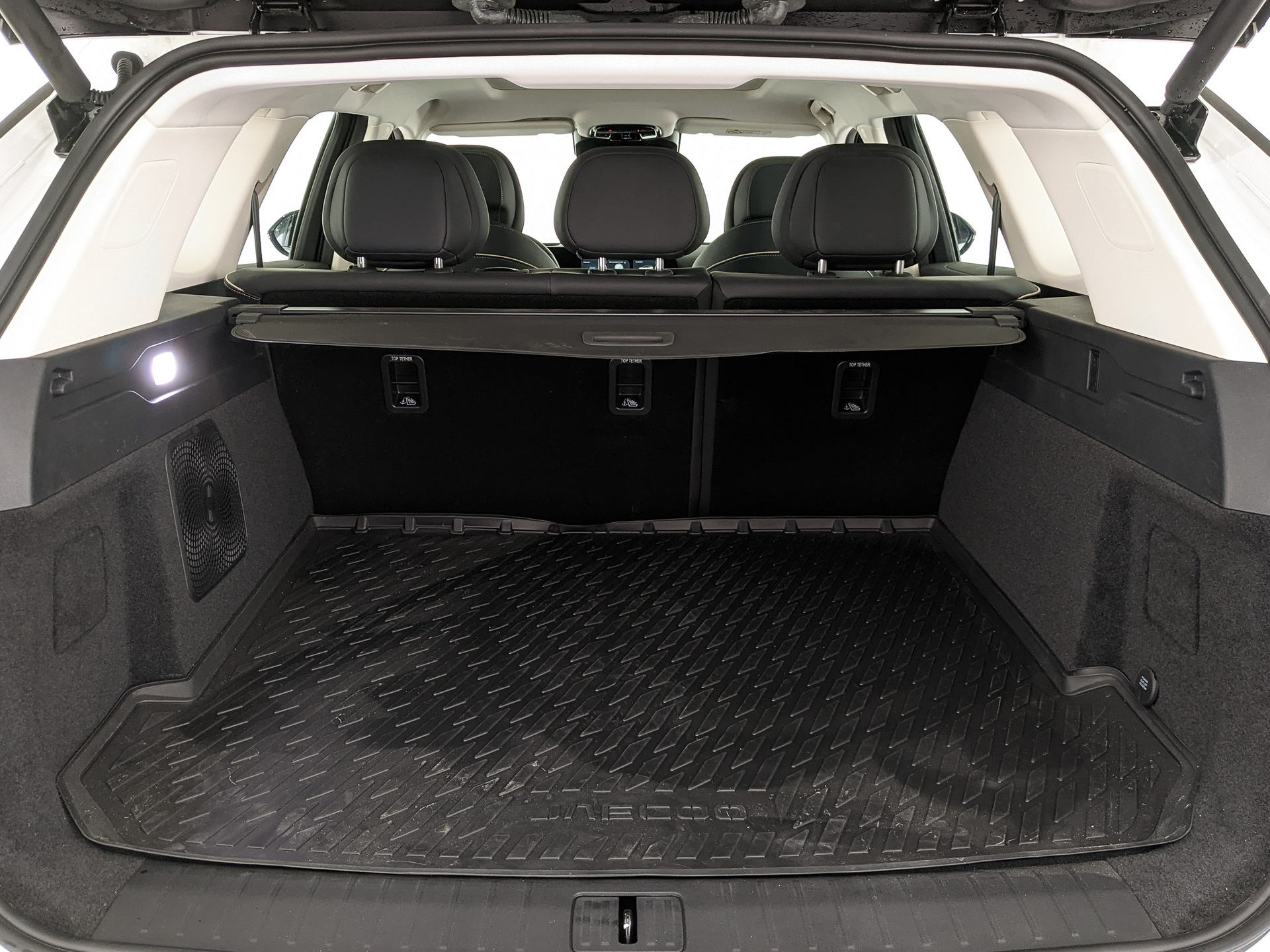 Фото JAECOO J8 Комфорт 2.0T/249 7RT 4WD