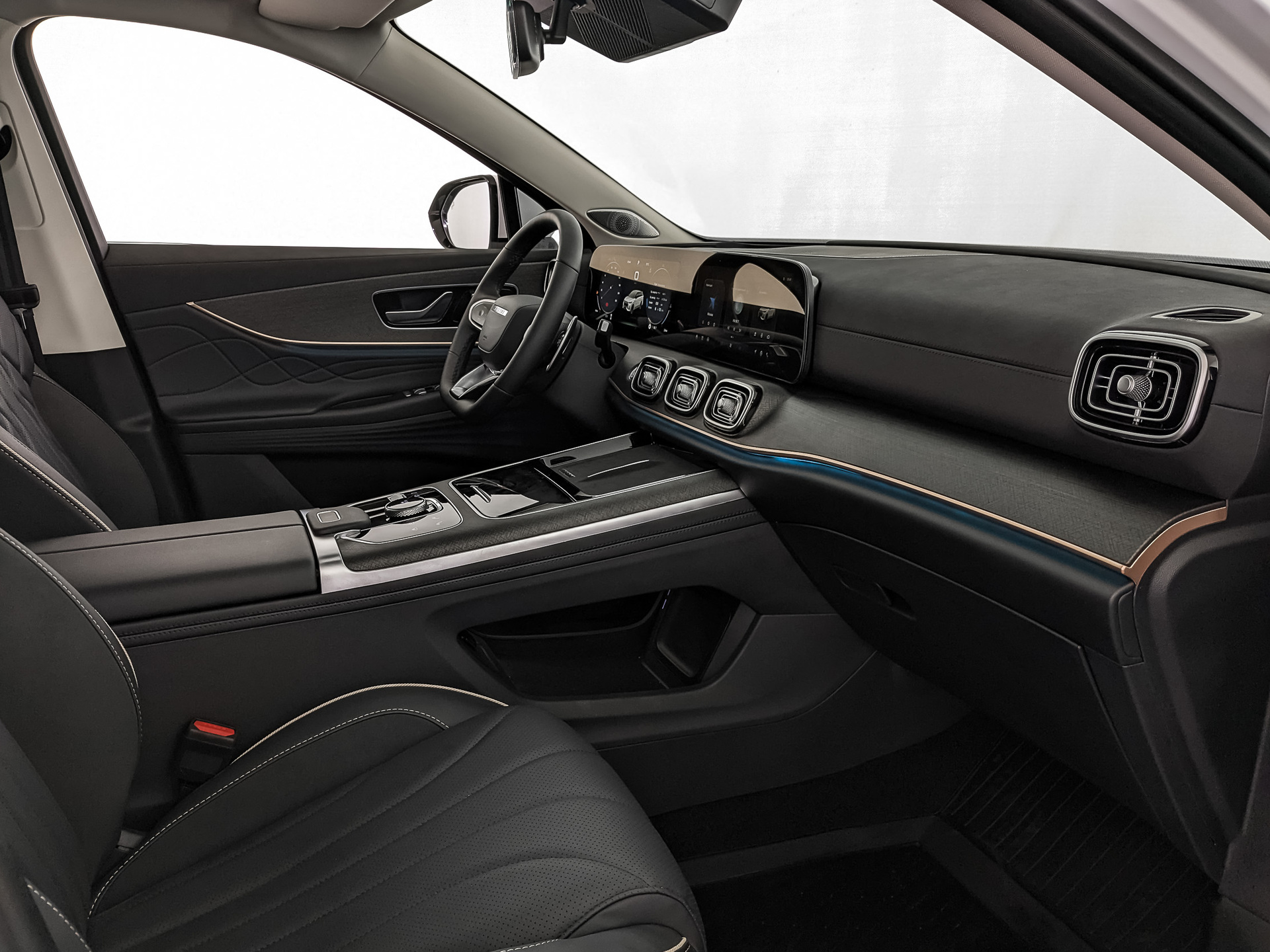 Фото JAECOO J8 Комфорт 2.0T/249 7RT 4WD