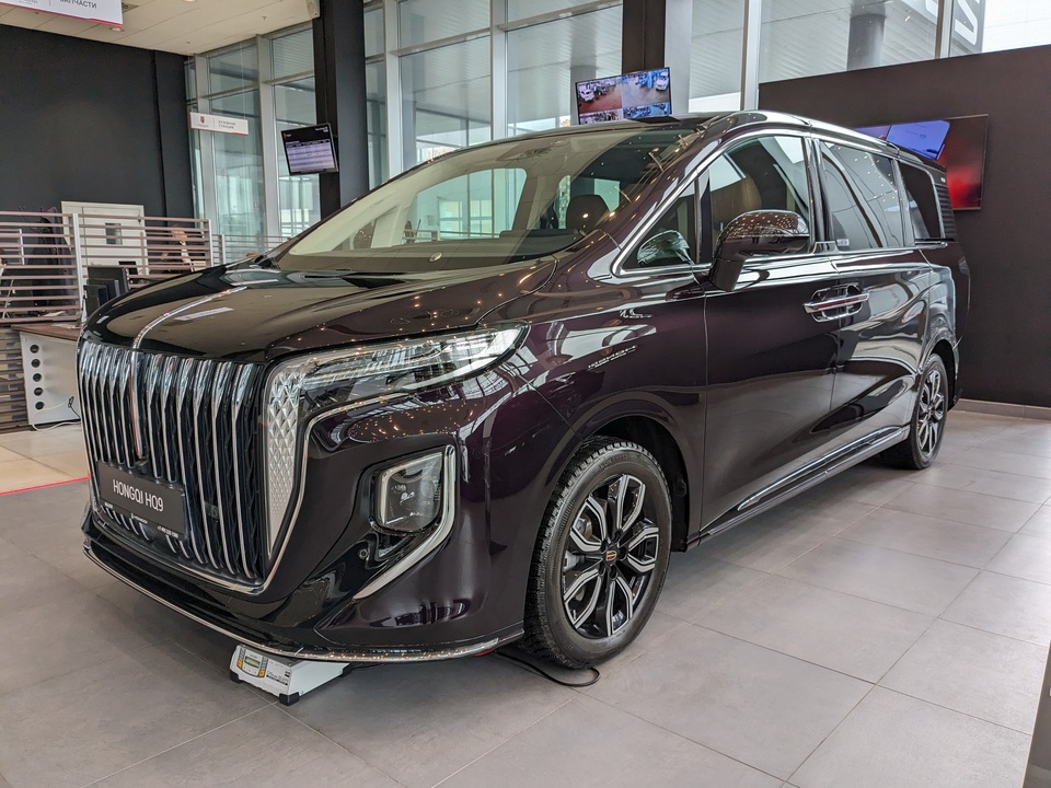 Hongqi HQ9 Comfort 2.0T/245 8AT