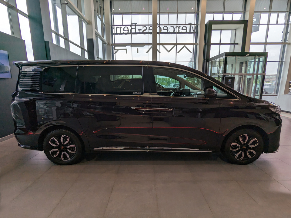 Hongqi HQ9 Comfort 2.0T/245 8AT