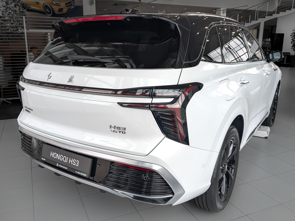 Hongqi HS3 Deluxe 2.0Т/245 8AT 4WD