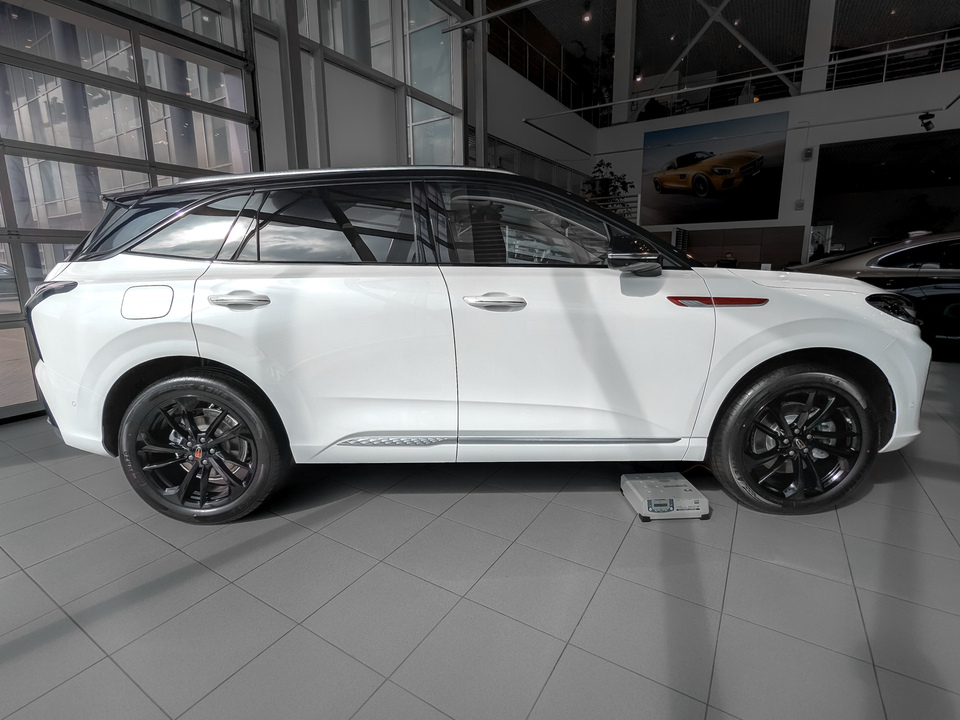 Hongqi HS3 Deluxe 2.0Т/245 8AT 4WD