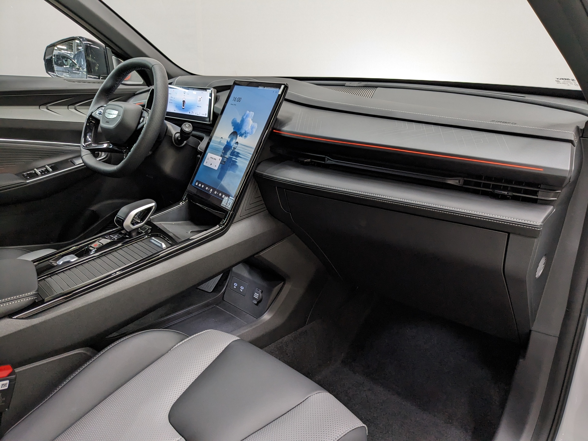 Фото Geely Cityray (G426) Flagship 1.5T/147 7RT 2WD