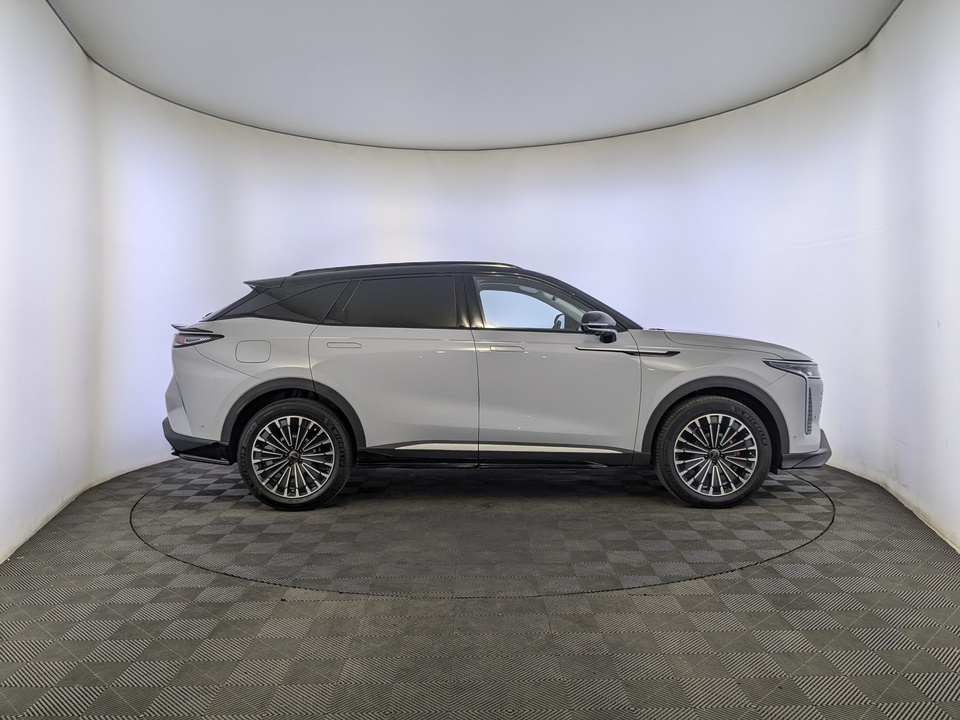 Exeed RX Flagship 2.0T/249 8AT 4WD