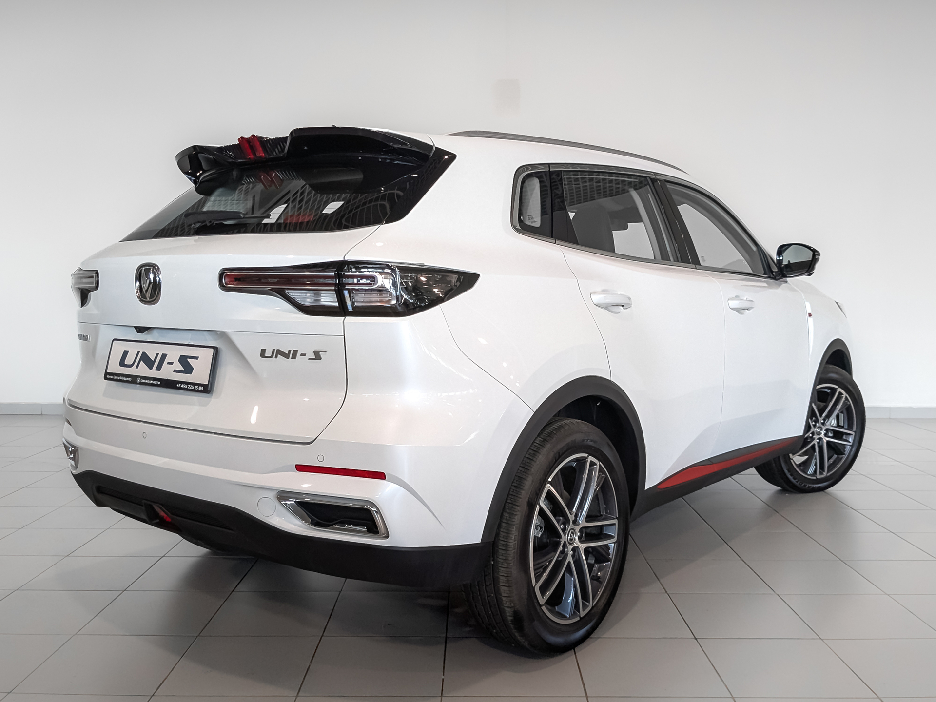 Фото Changan UNI-S Техно 1.5T/181 7RT Передний привод
