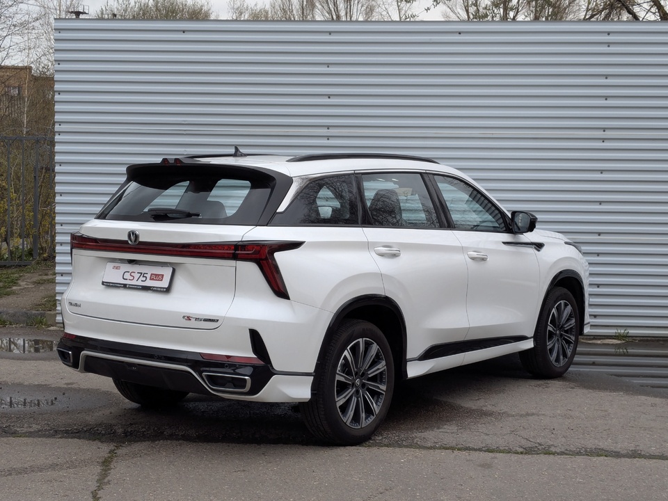 Changan CS75 Plus III Техно 2.0T/233 8AT Передний привод