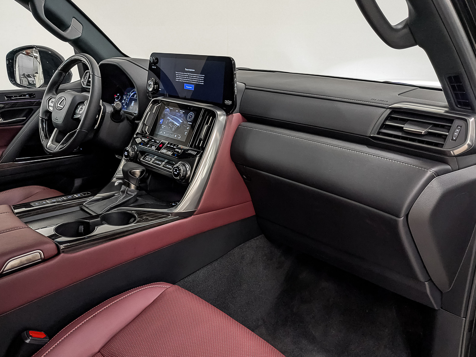 Фото Lexus LX 600 Urban 3.5T/415 10AT 7S