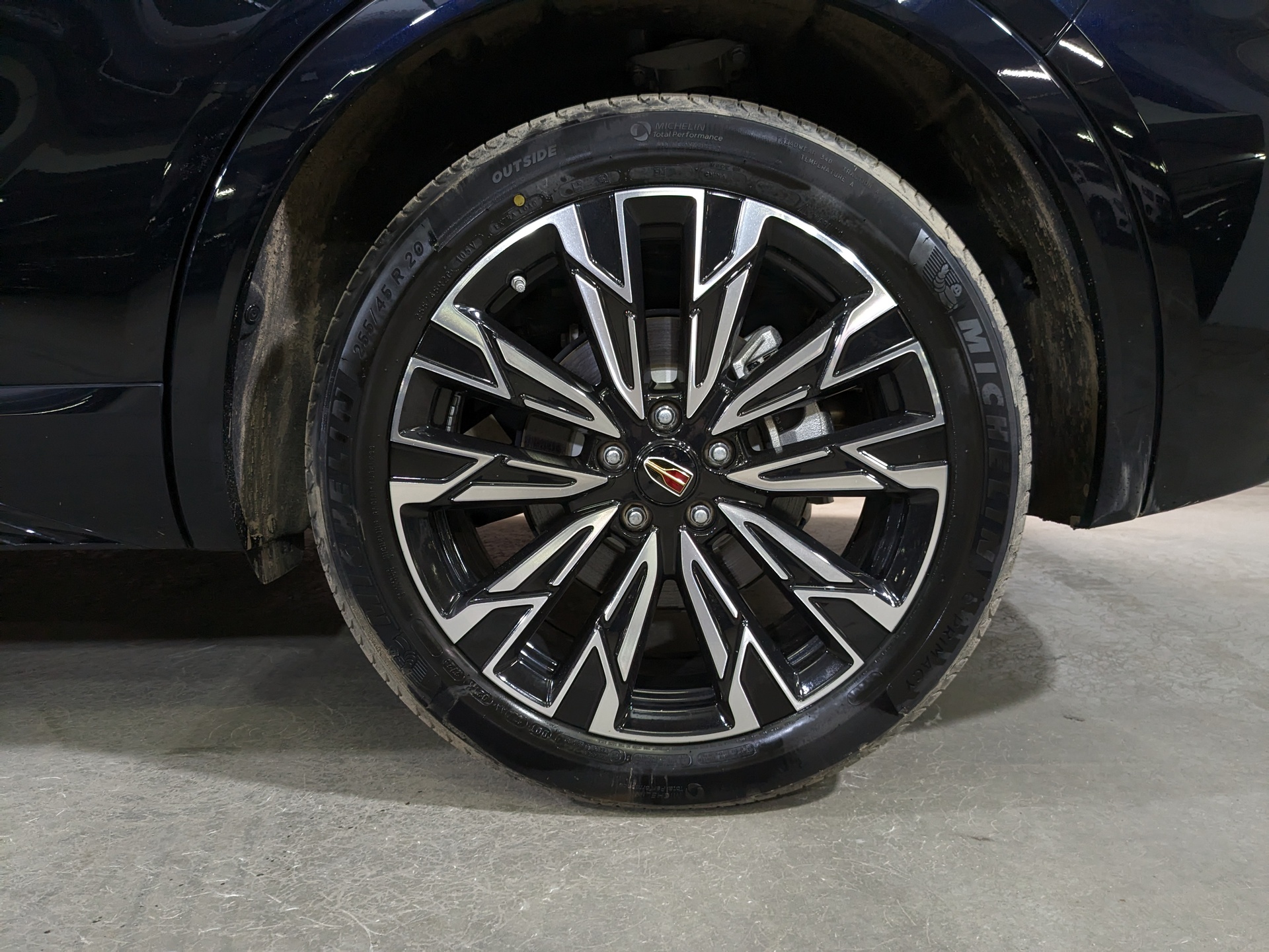 Фото Hongqi HS5 FL Comfort 2.0T/245 8AT 4WD