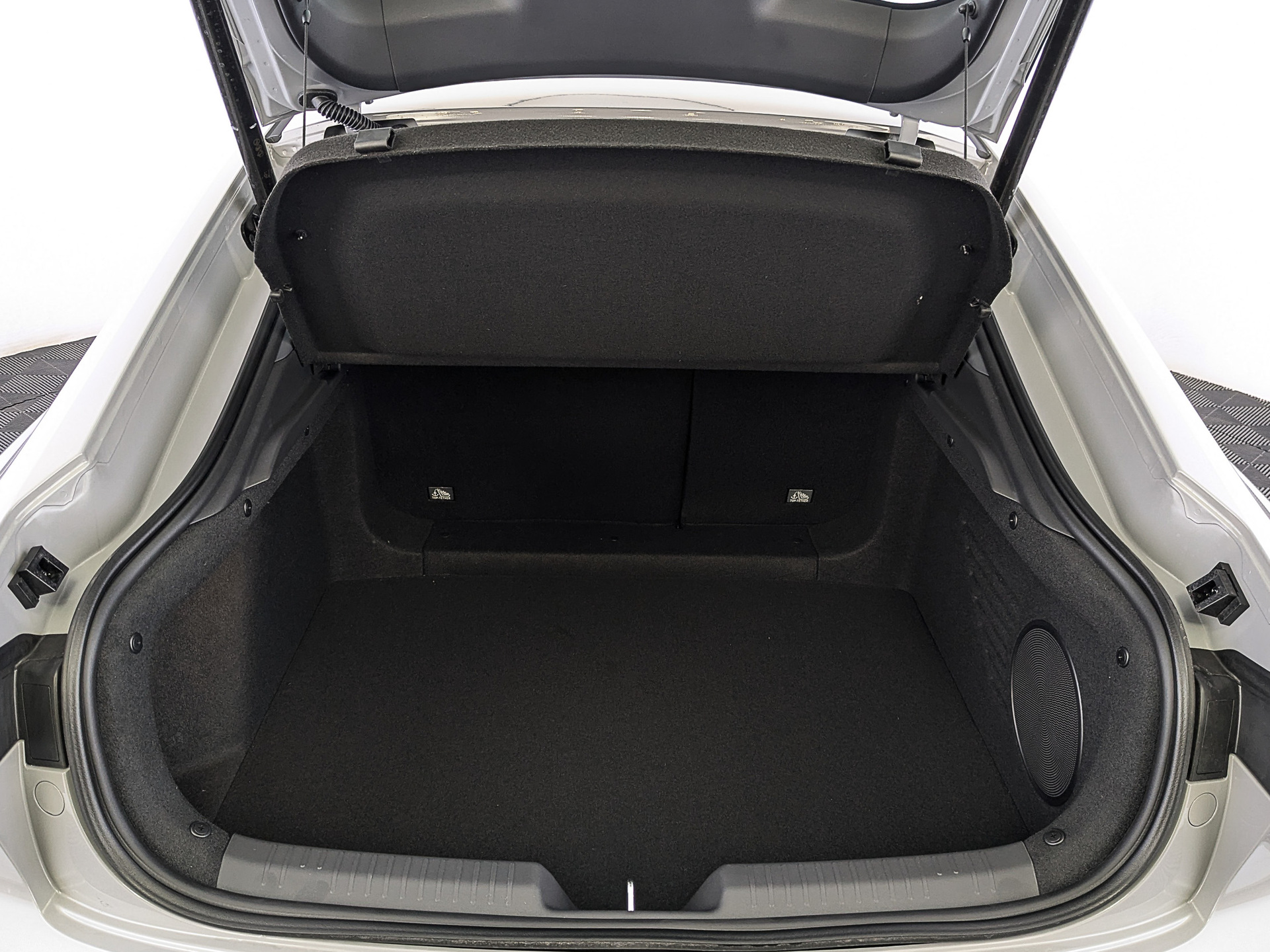 Фото Changan UNI-V Техно 1.5T/181 7RT 5L