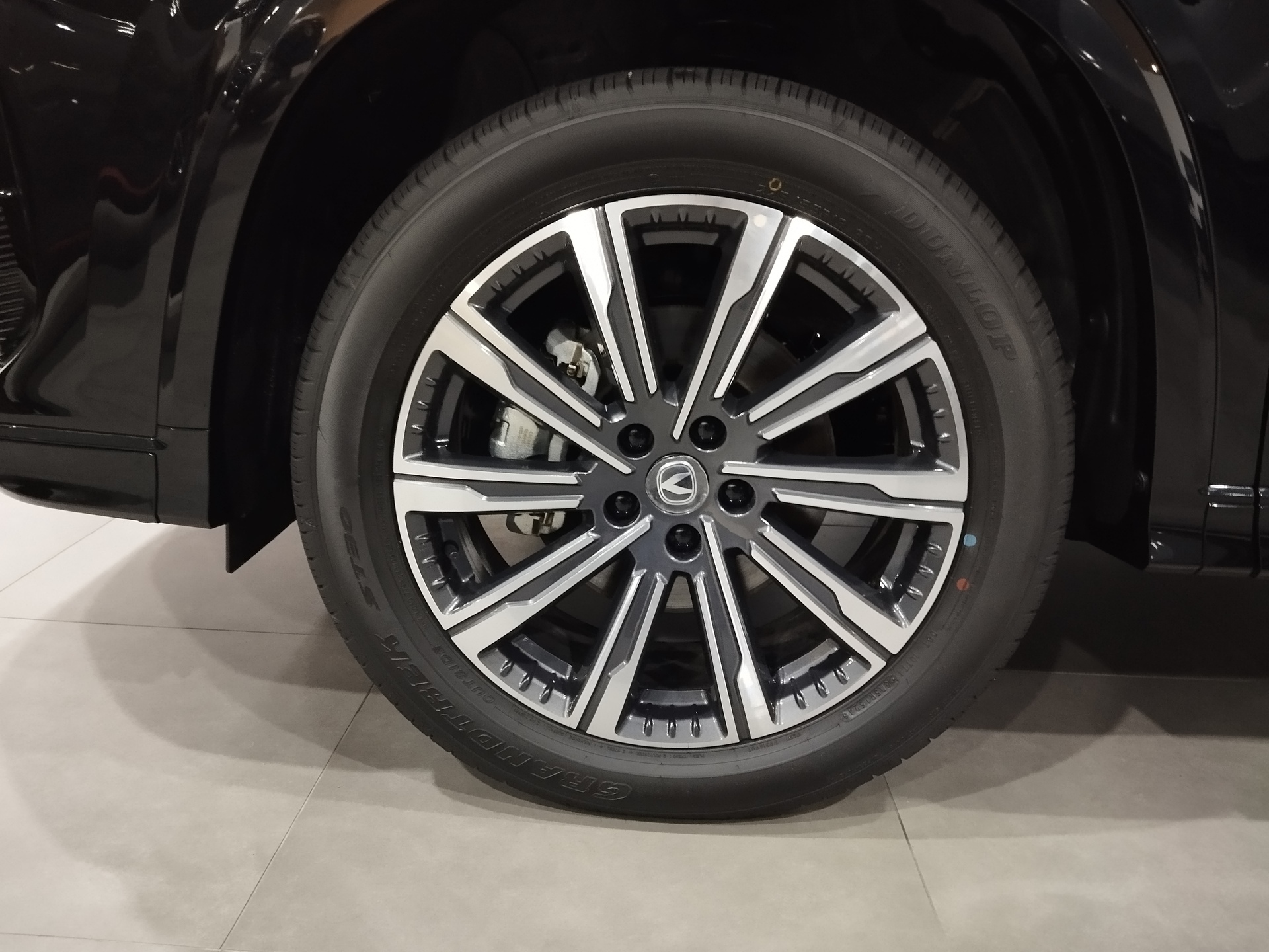 Фото Changan CS75 Plus III Tech 2.0T/226 8AT Передний привод