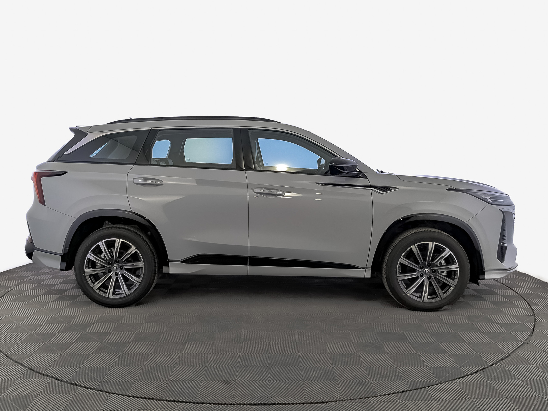 Фото Changan CS75 Plus III Tech 2.0T/226 8AT Передний привод