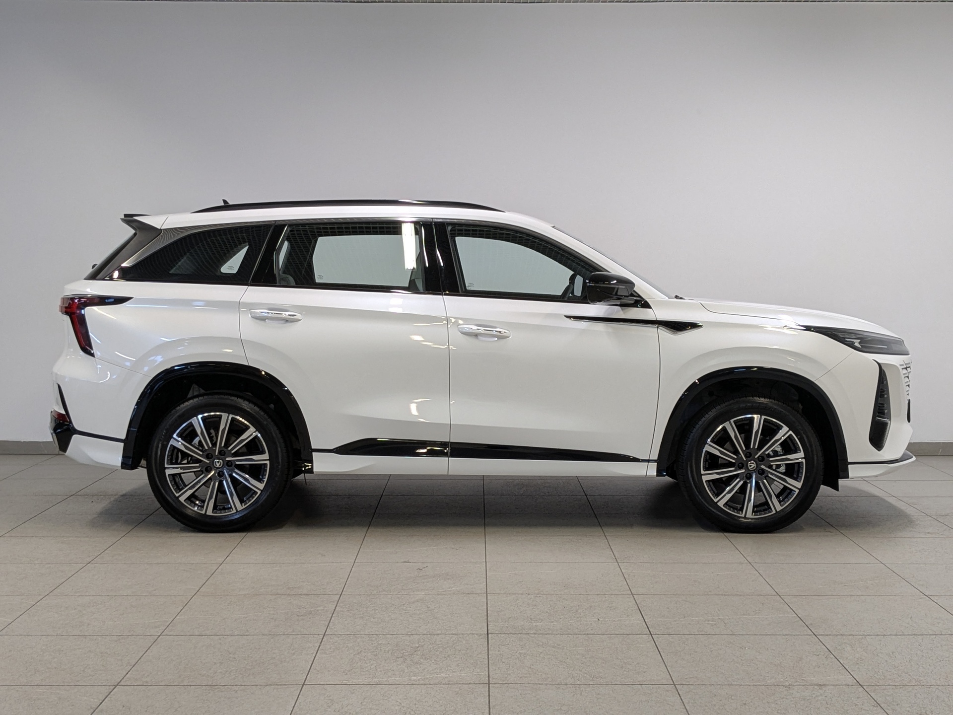 Фото Changan CS75 Plus III Техно 2.0T/233 8AT Передний привод