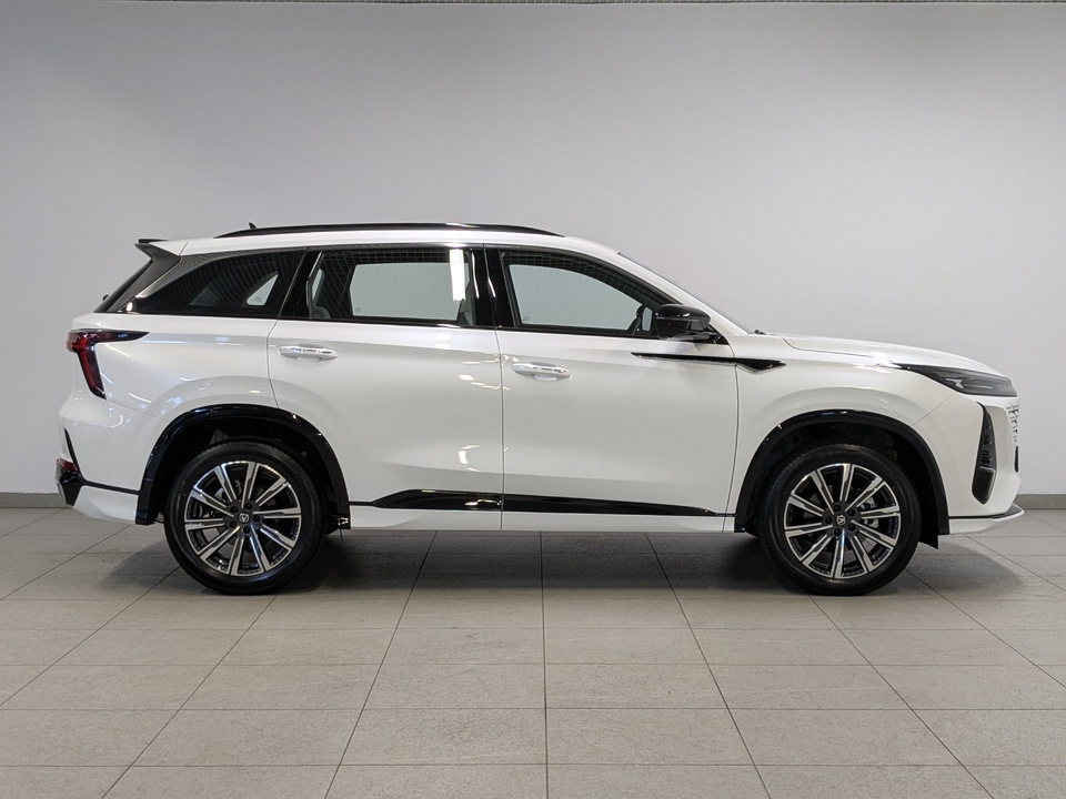 Changan CS75 Plus III Техно 2.0T/233 8AT Передний привод