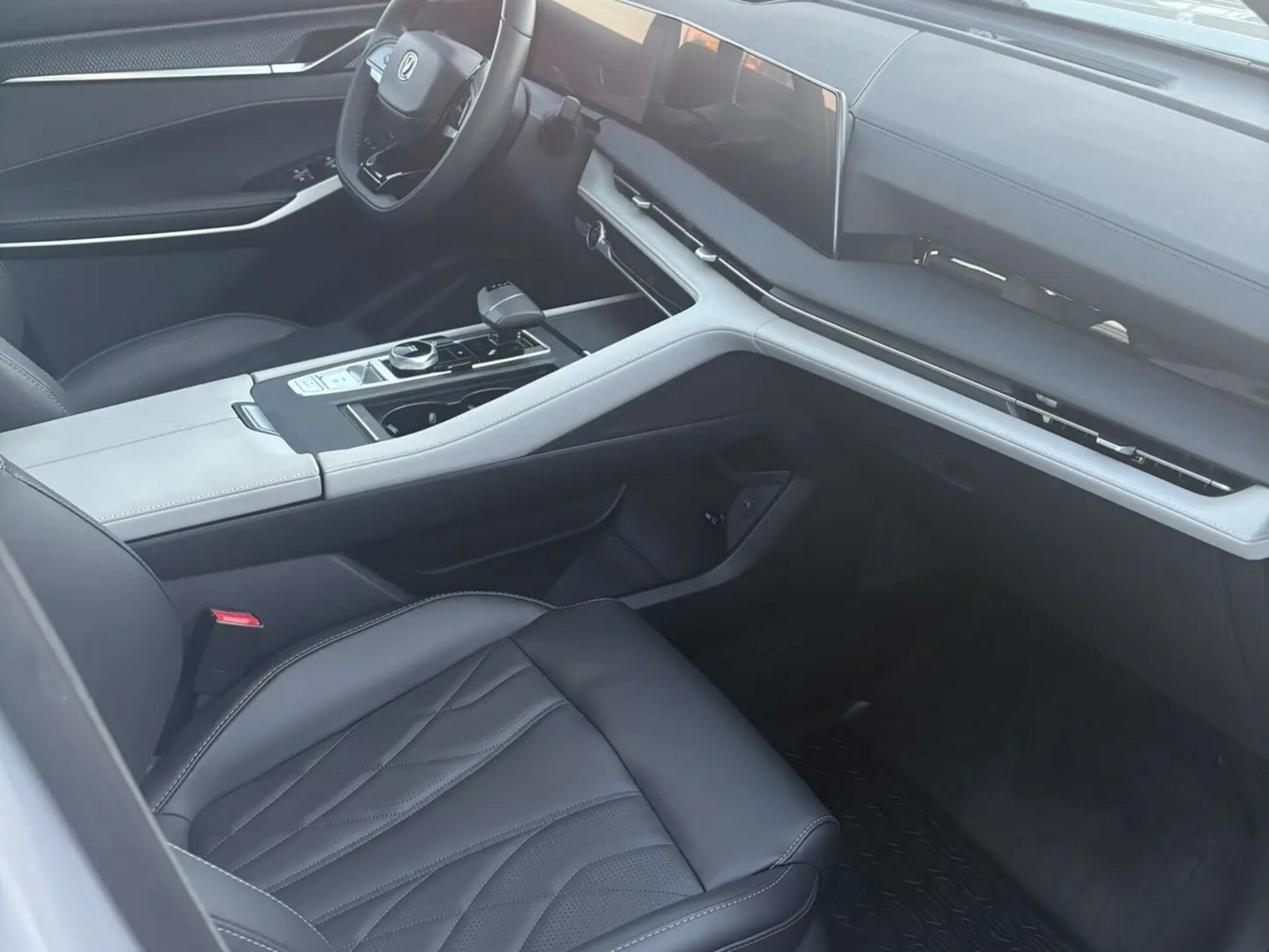 Фото Changan CS75 Plus III Техно 2.0T/233 8AT Передний привод
