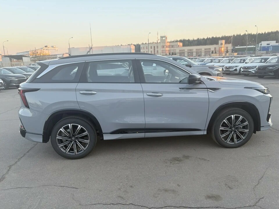 Changan CS75 Plus III Техно 2.0T/233 8AT Передний привод