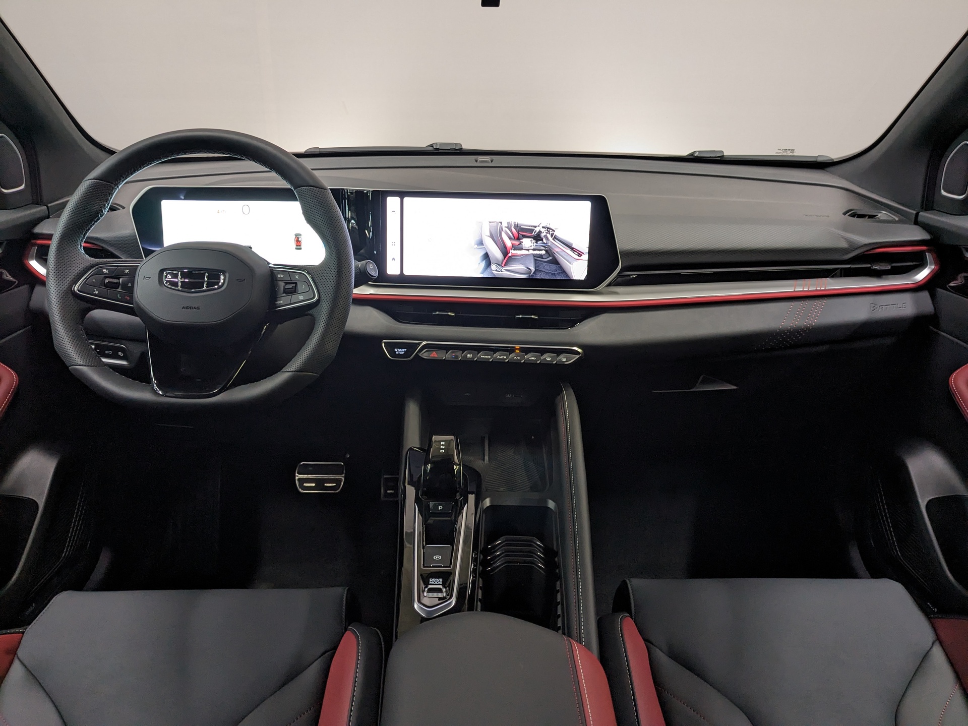 Фото Geely Coolray FL Flagship 1.5T/147 7RT
