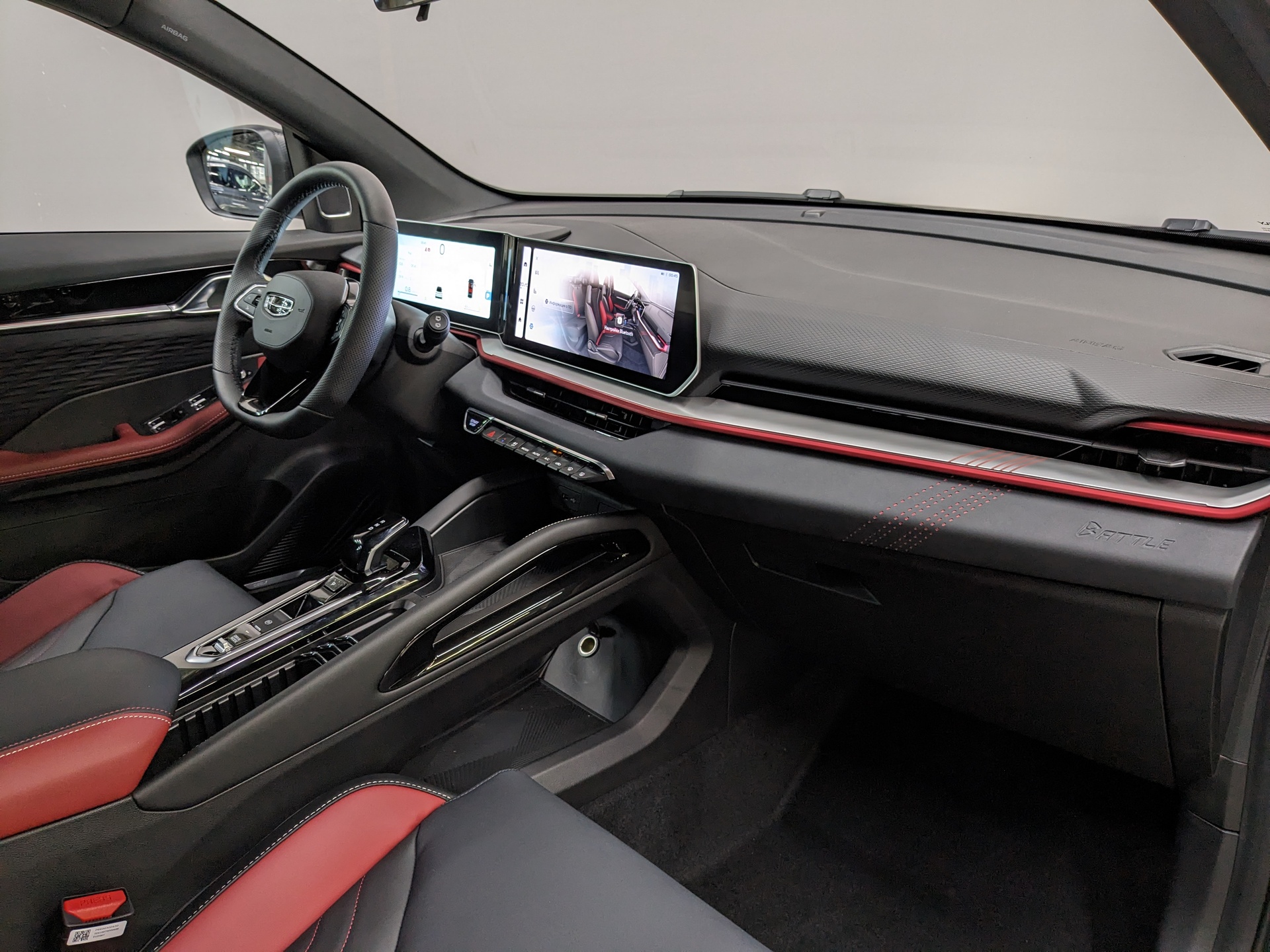 Фото Geely Coolray FL Flagship 1.5T/147 7RT