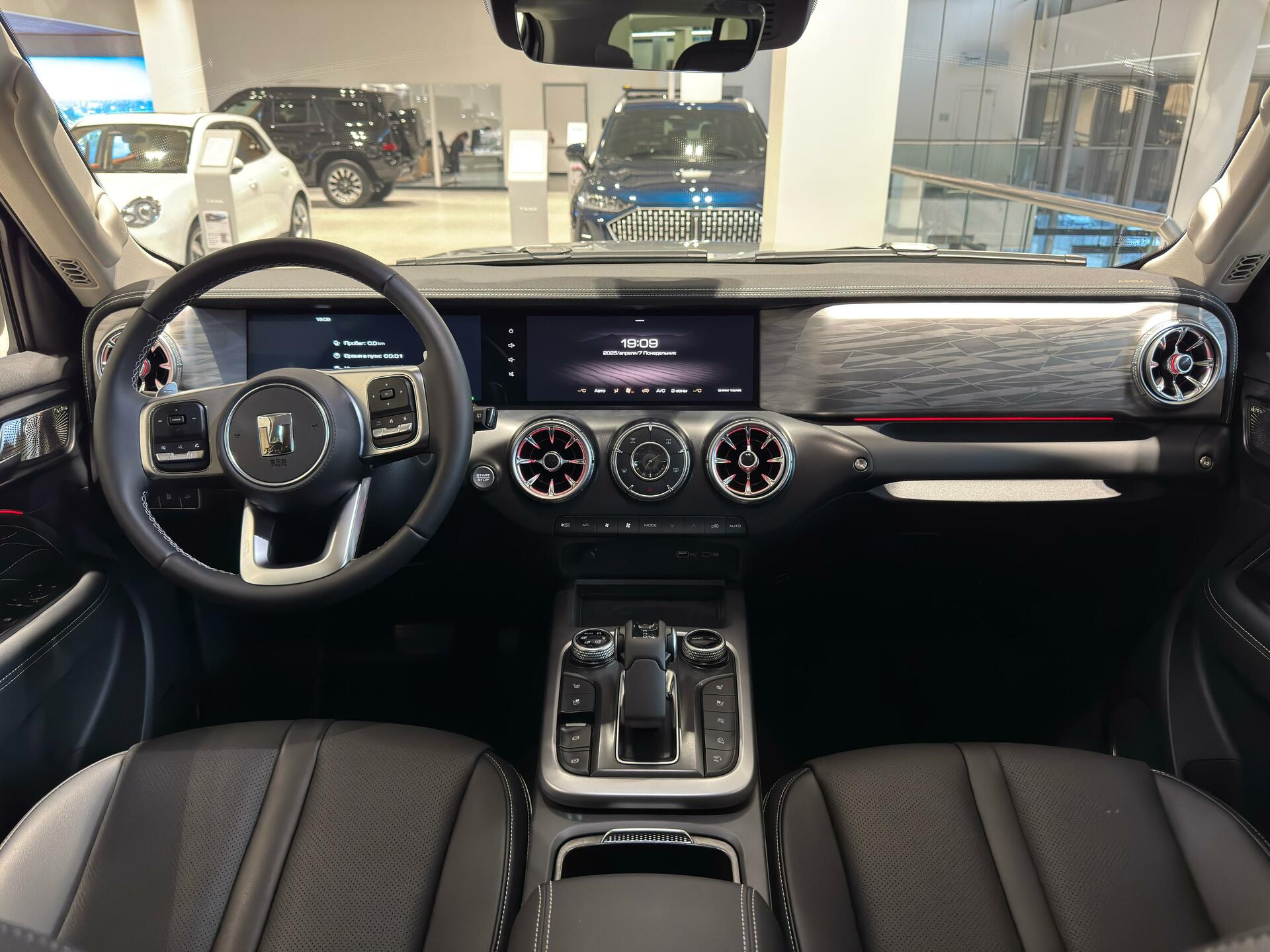 Фото Tank 300 Сити Премиум (City Premium) 2.0T/220 8AT 4WD