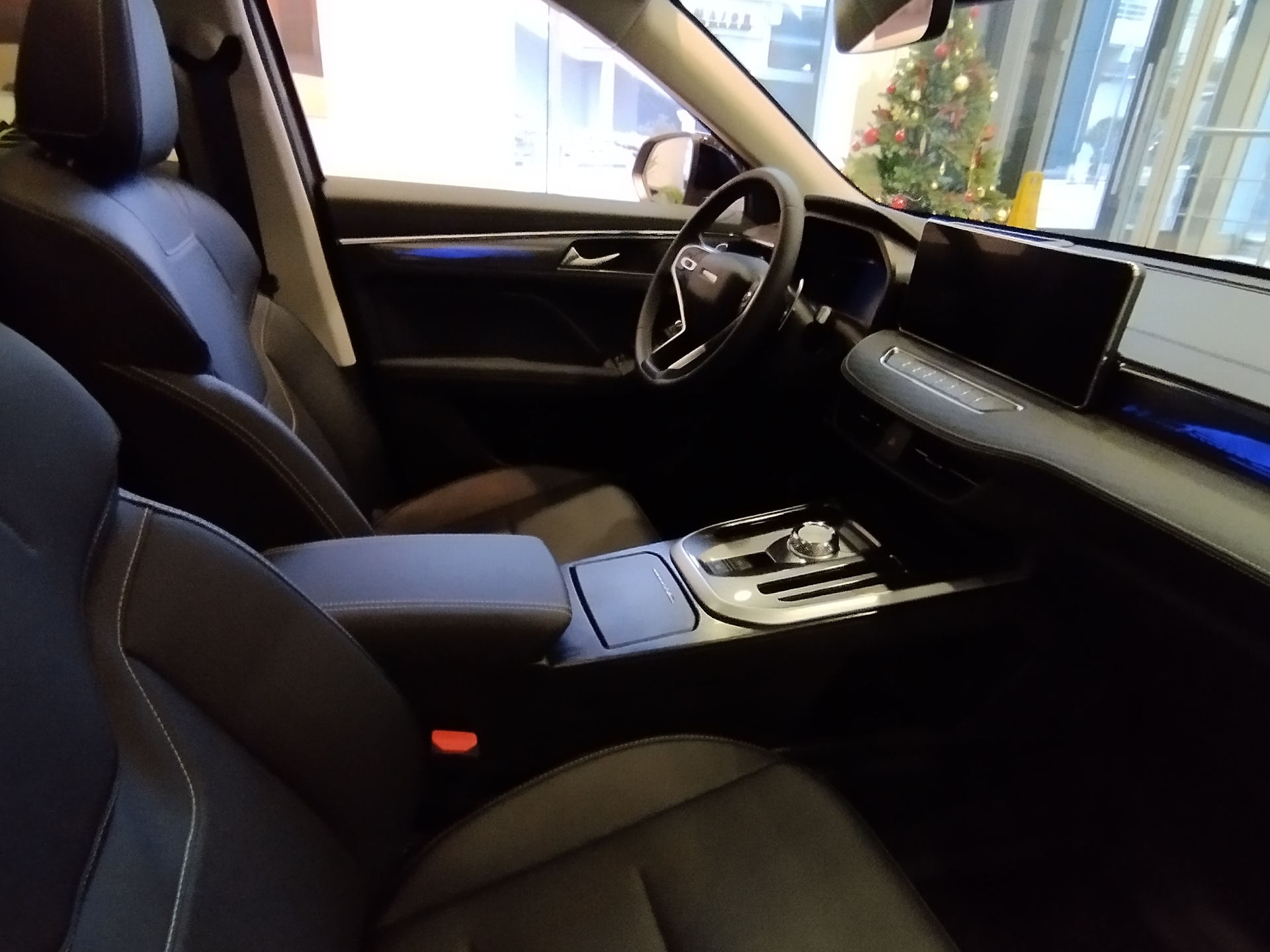 Фото Haval Jolion Tech+ 1.5T/150 7RT 4WD