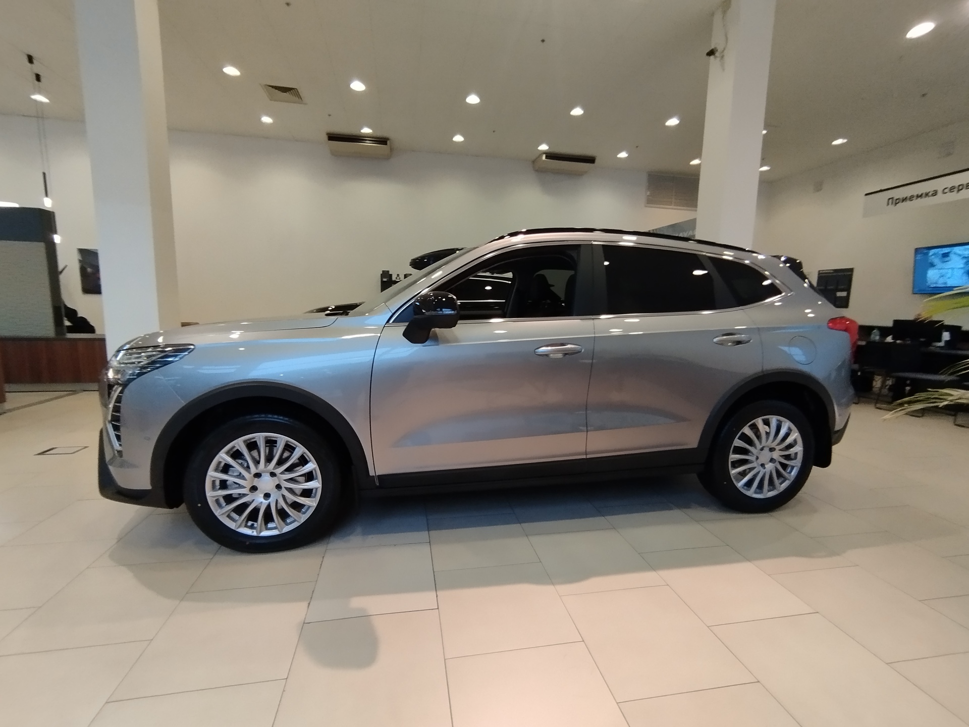 Фото Haval Jolion Техно + 1.5T/150 7RT 4WD