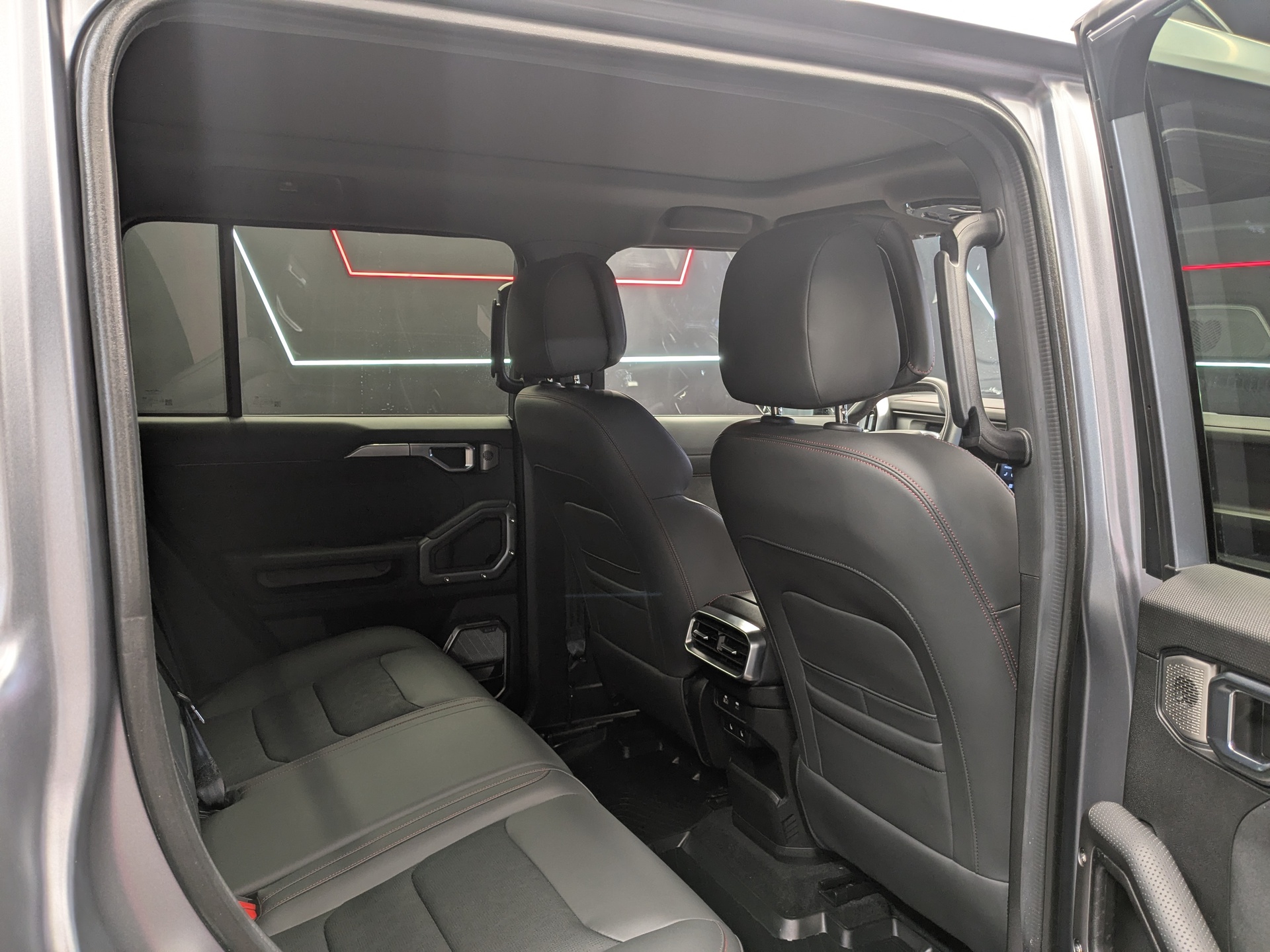 Фото Jetour T2 Премиум (Discovery) 2.0T/245 8AT 4WD