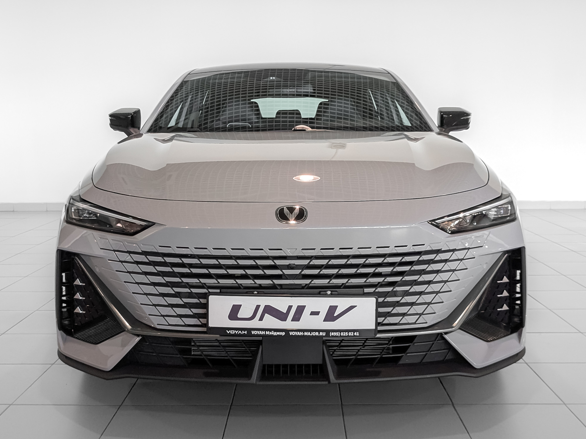 Фото Changan UNI-V Техно 1.5T/181 7RT 5L