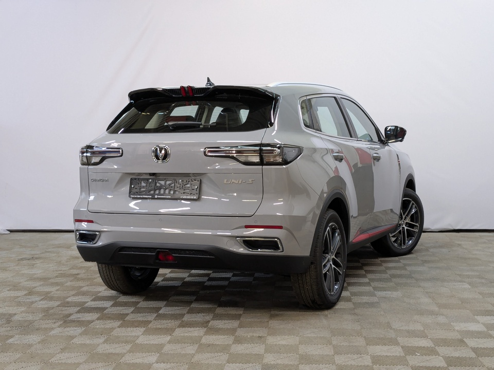 Changan UNI-S Tech 1.5T/181 7RT 2WD