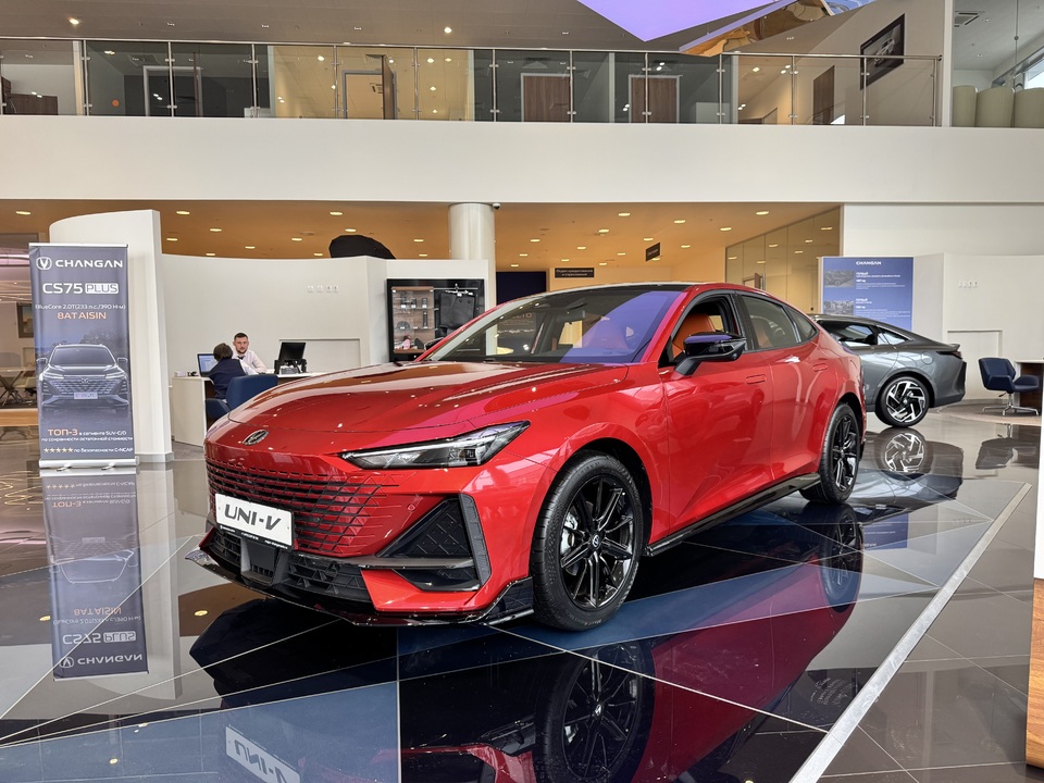 Changan UNI-V Luxe 1.5T/181 7RT 5L